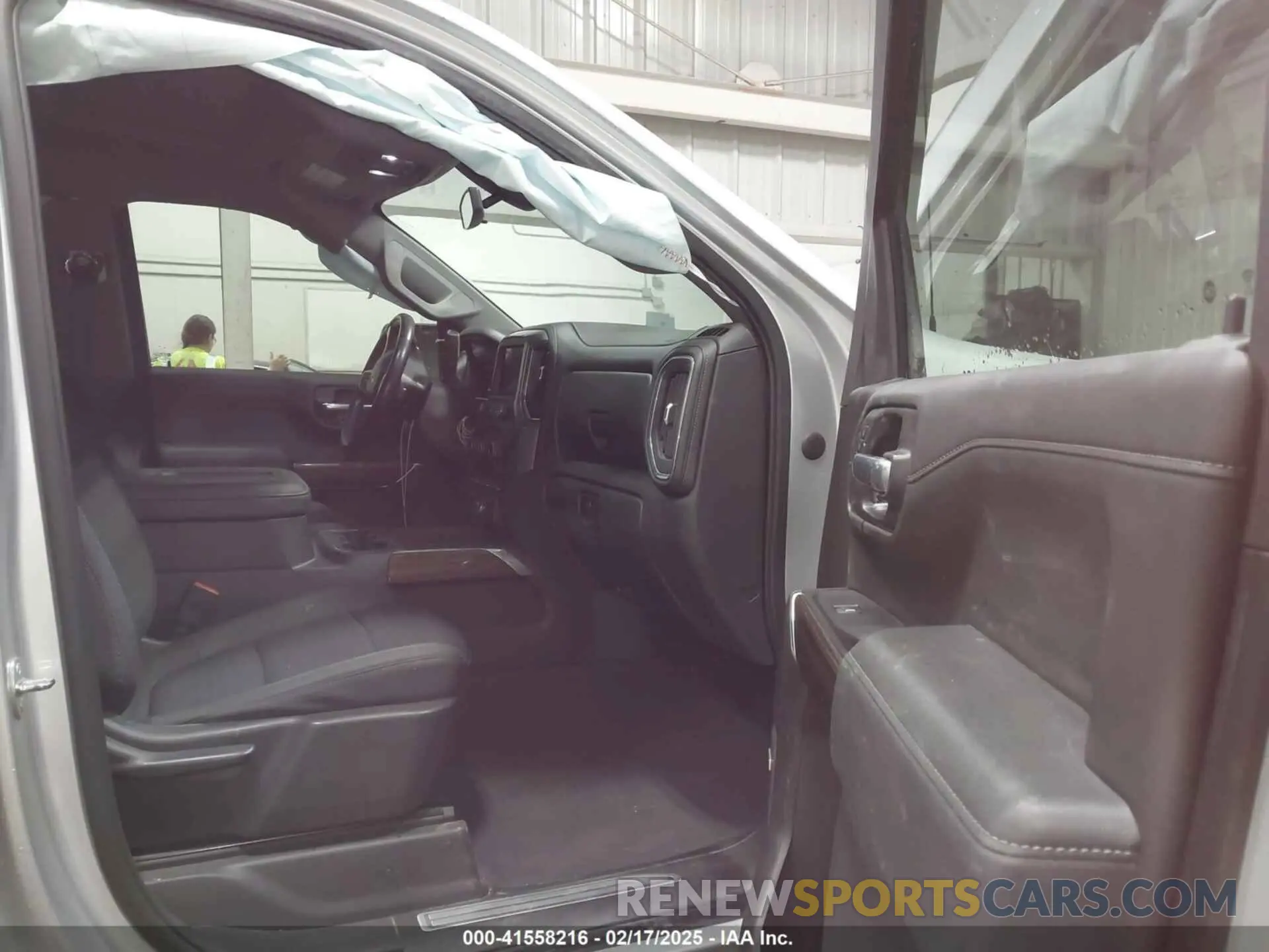 5 Photograph of a damaged car 3GCUYEET4LG232823 CHEVROLET SILVERADO 1500 2020