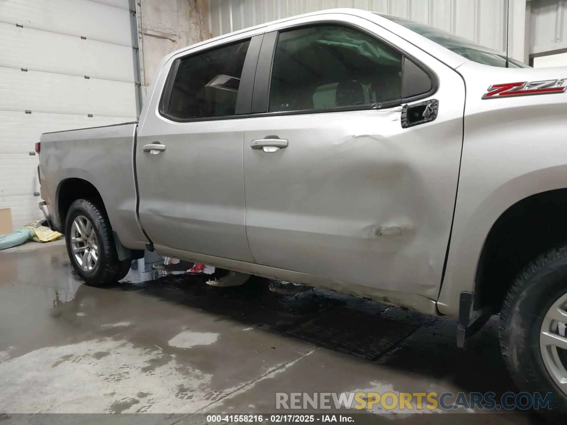 6 Photograph of a damaged car 3GCUYEET4LG232823 CHEVROLET SILVERADO 1500 2020