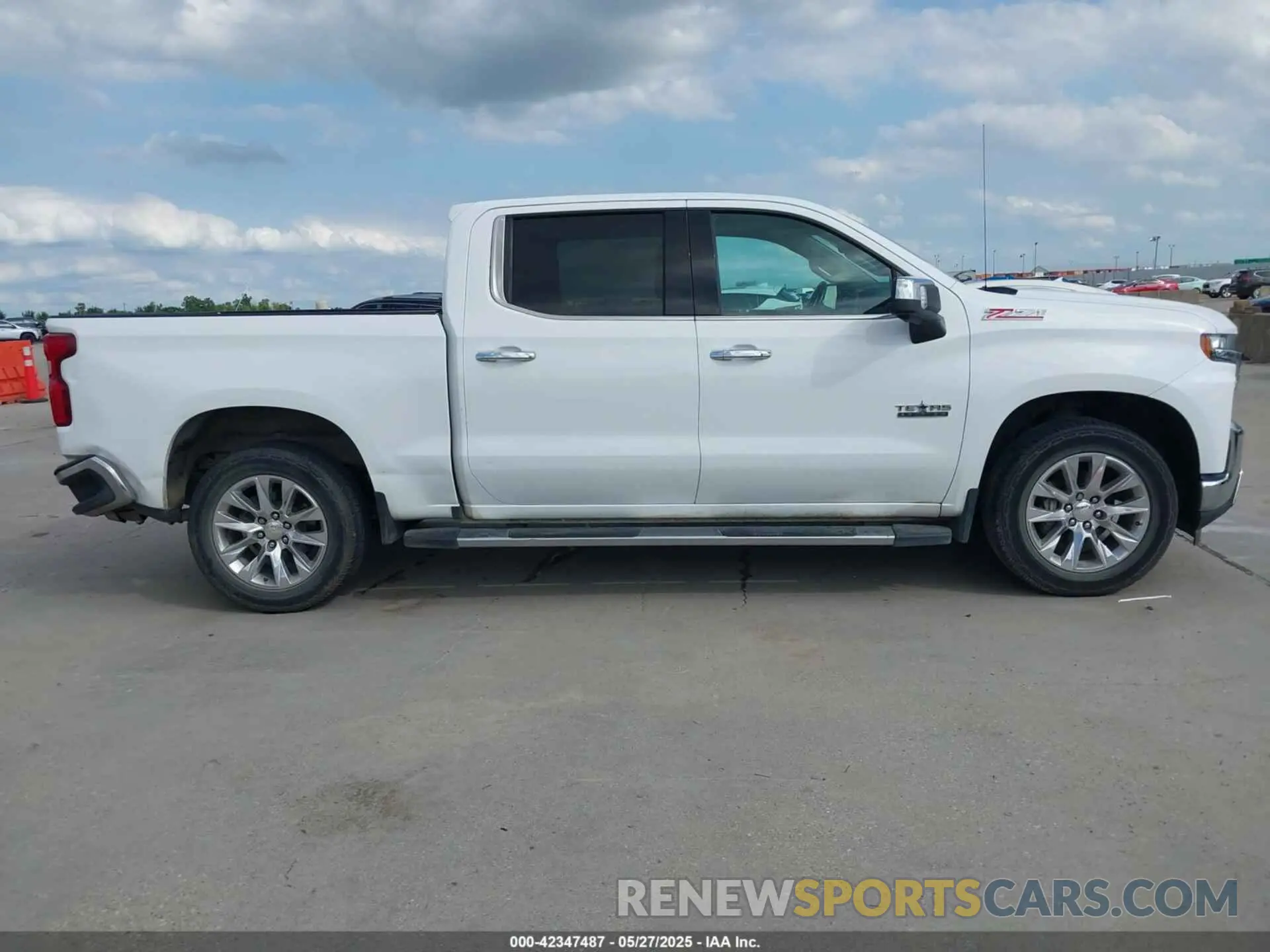 14 Photograph of a damaged car 3GCUYGED6LG210987 CHEVROLET SILVERADO 1500 2020