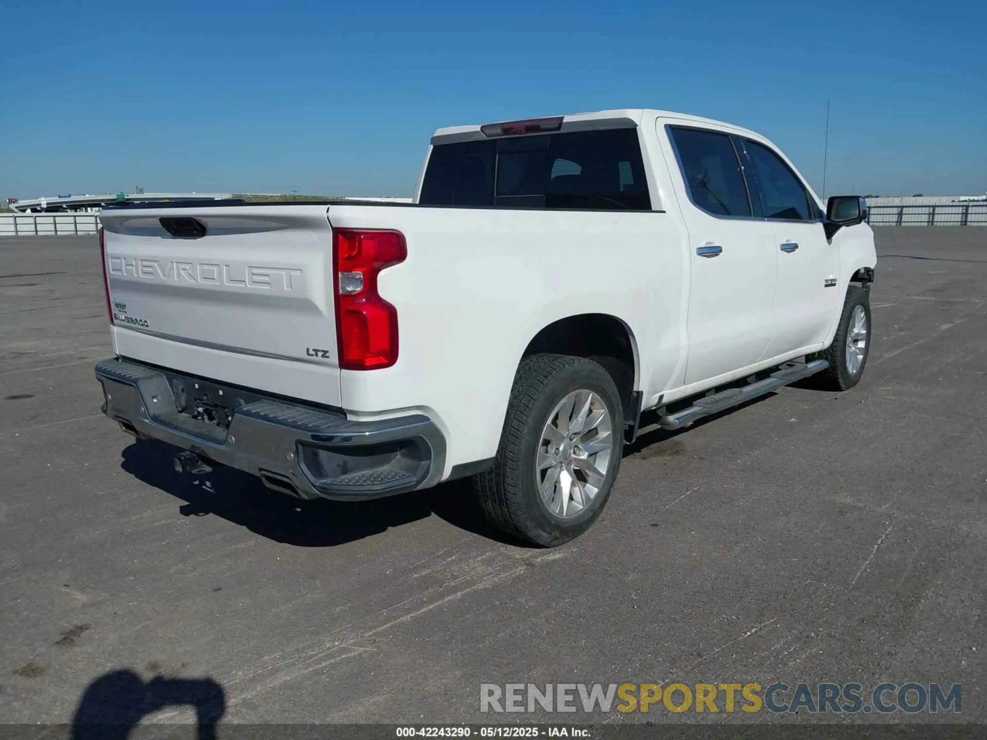 4 Photograph of a damaged car 3GCUYGED9LG399019 CHEVROLET SILVERADO 1500 2020