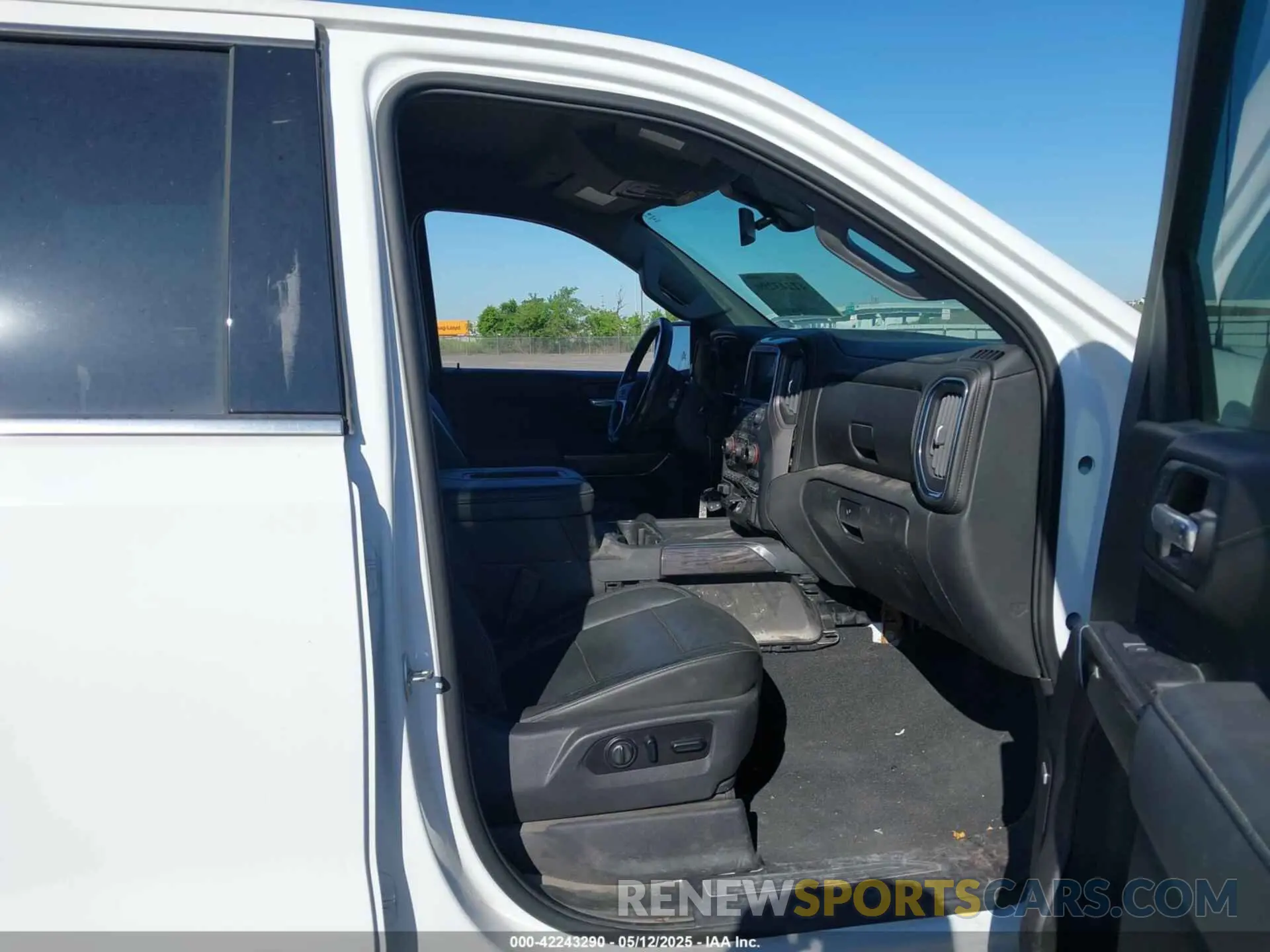 5 Photograph of a damaged car 3GCUYGED9LG399019 CHEVROLET SILVERADO 1500 2020