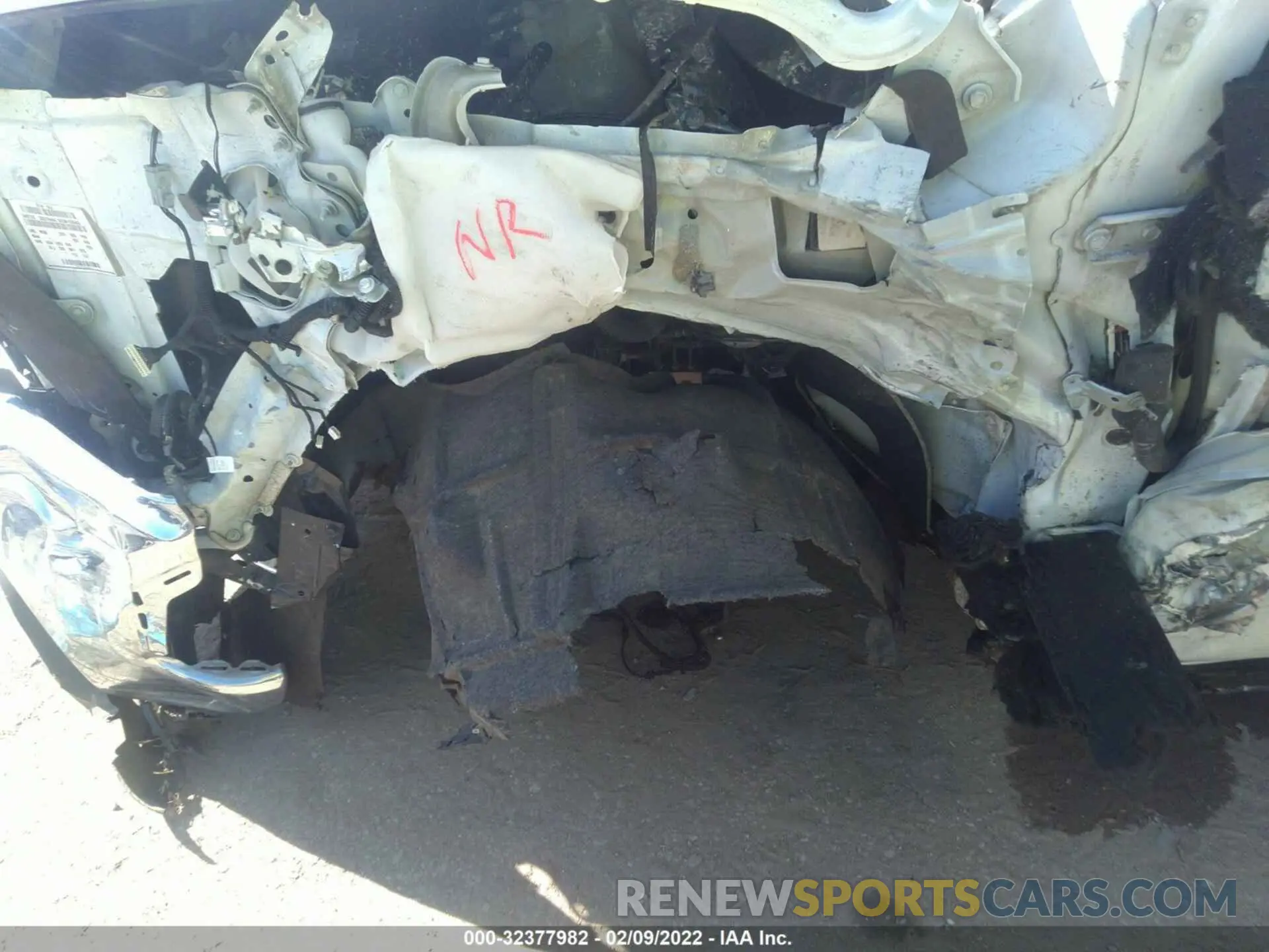 12 Photograph of a damaged car 3GCUYGET1LG370301 CHEVROLET SILVERADO 1500 2020
