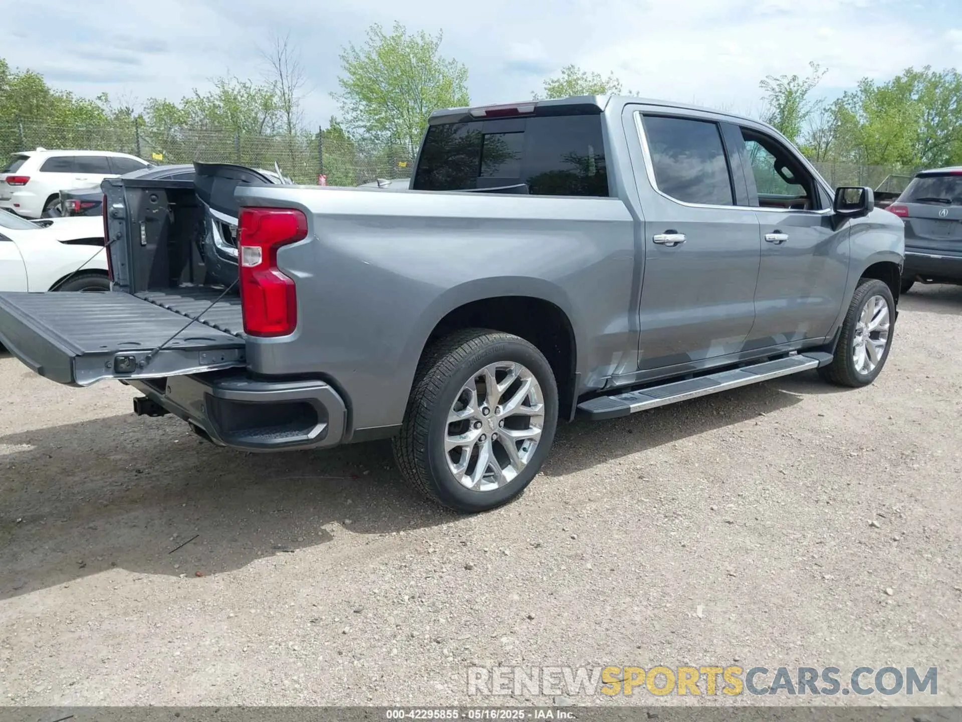 4 Photograph of a damaged car 3GCUYHED8LG110816 CHEVROLET SILVERADO 1500 2020