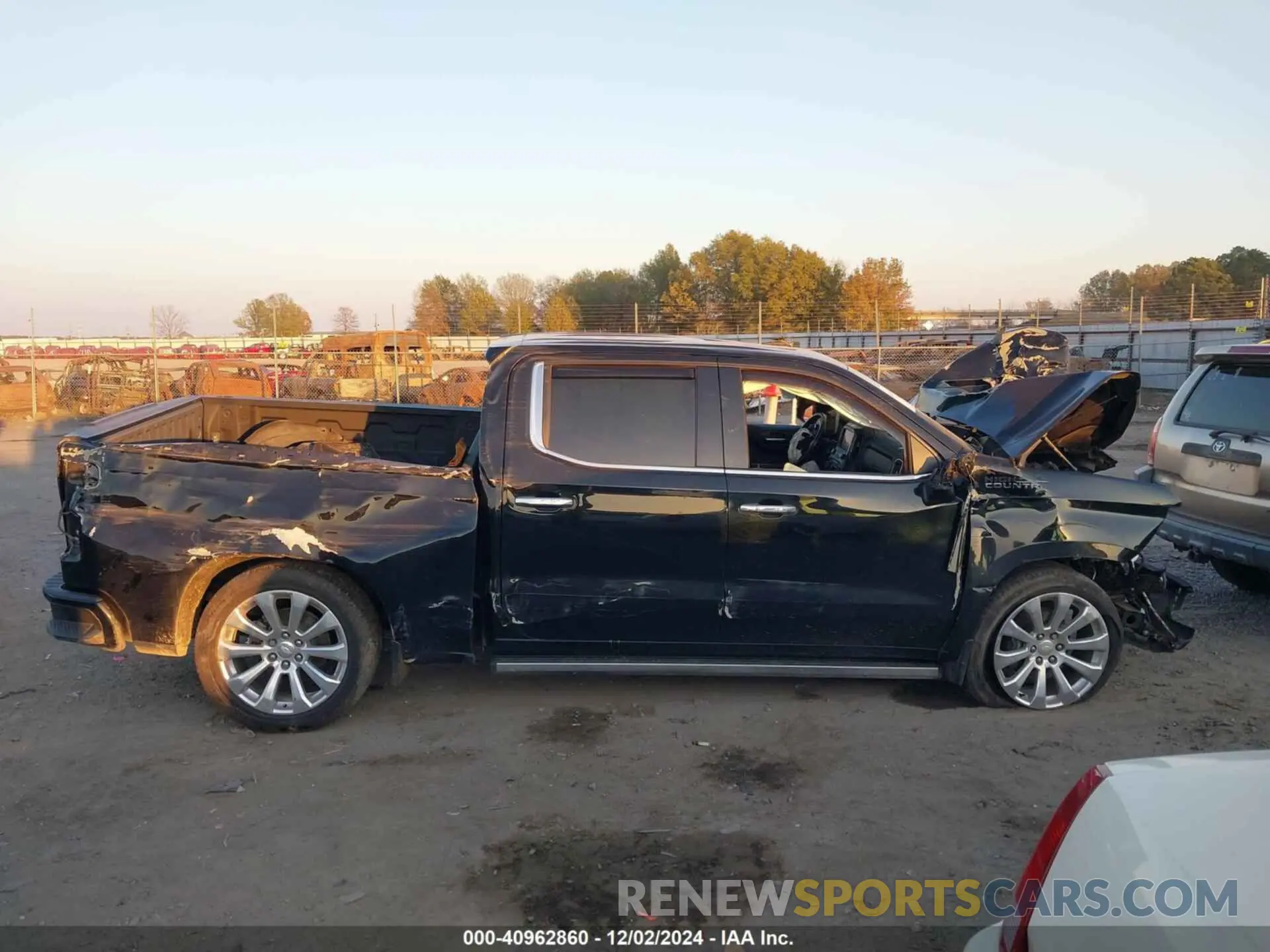 14 Photograph of a damaged car 3GCUYHEL1LG426016 CHEVROLET SILVERADO 1500 2020