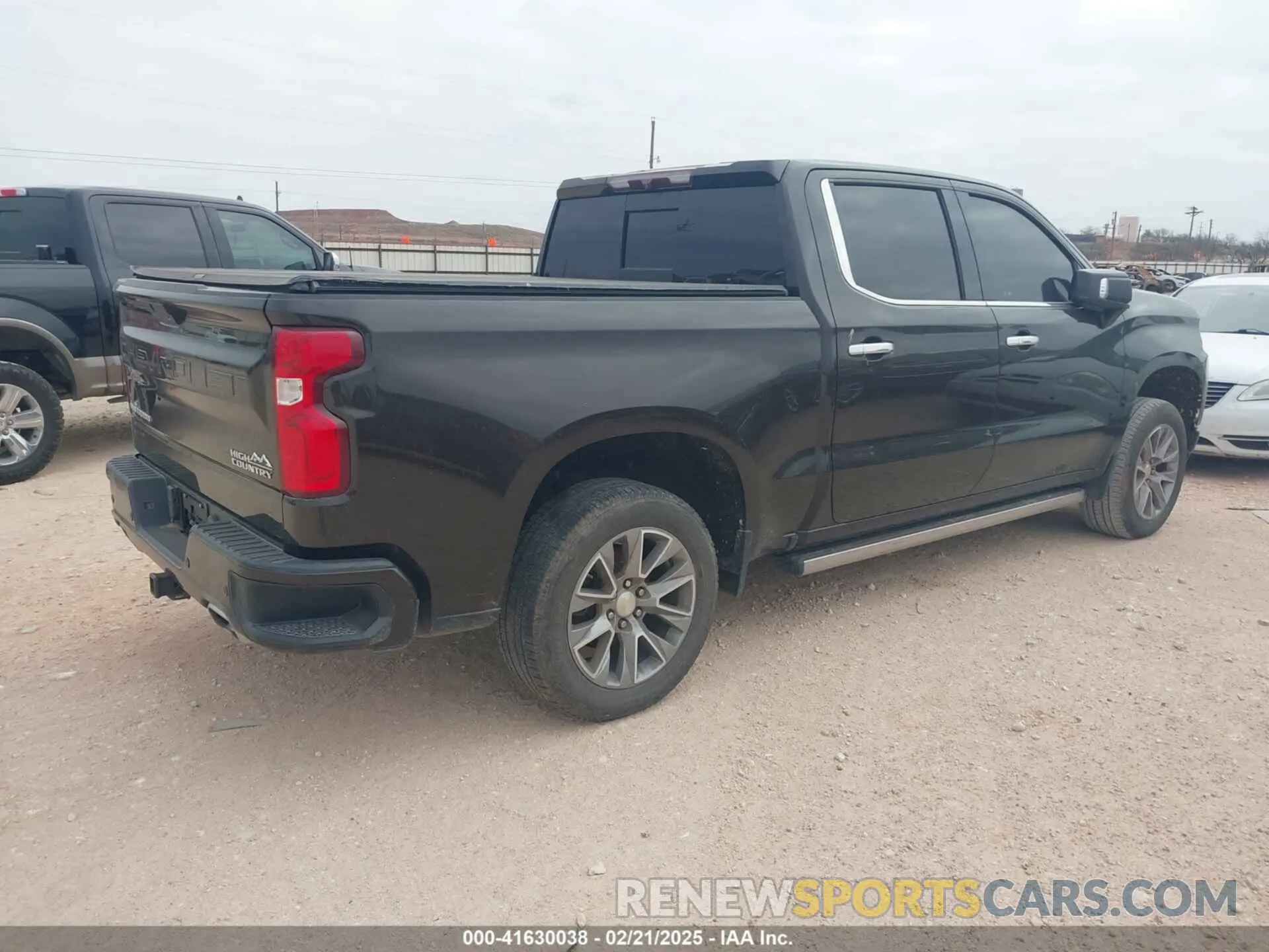 4 Photograph of a damaged car 3GCUYHEL9LG285602 CHEVROLET SILVERADO 1500 2020