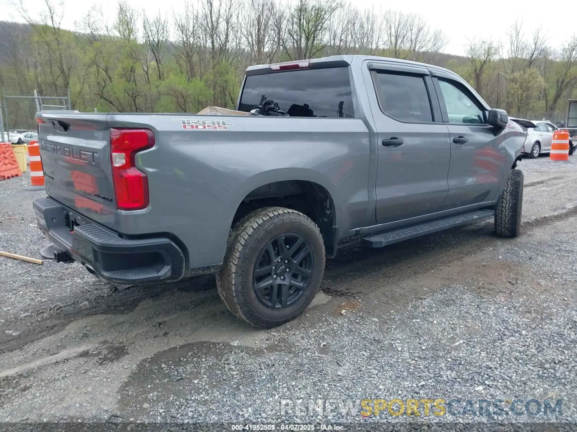 4 Photograph of a damaged car 1GCPYCEF6MZ371008 CHEVROLET SILVERADO 1500 2021