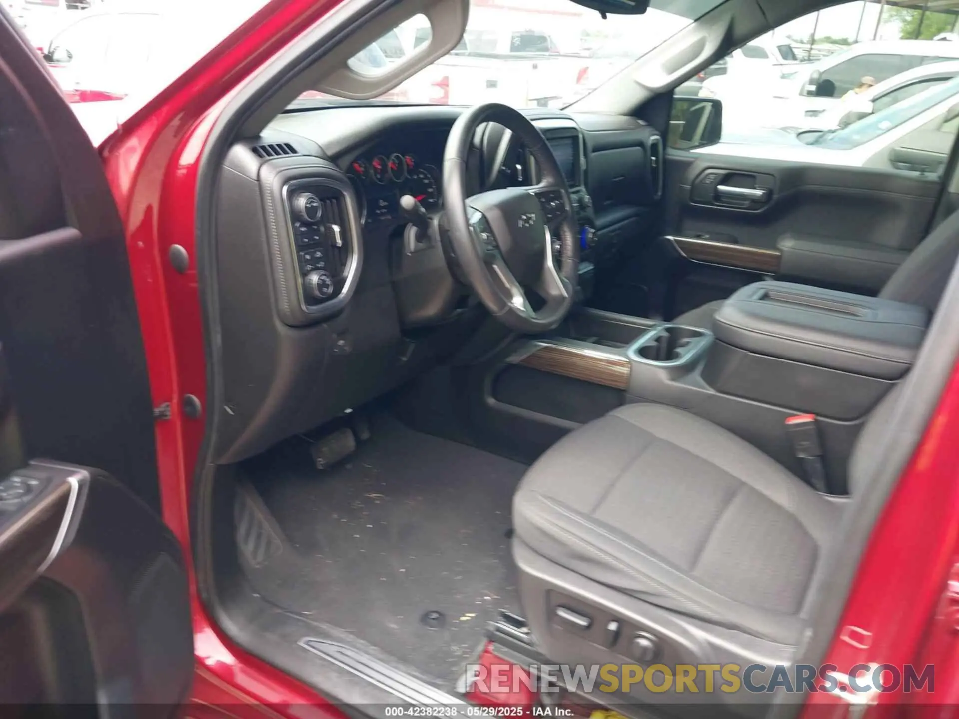 17 Photograph of a damaged car 1GCPYFEL2MZ395295 CHEVROLET SILVERADO 1500 2021