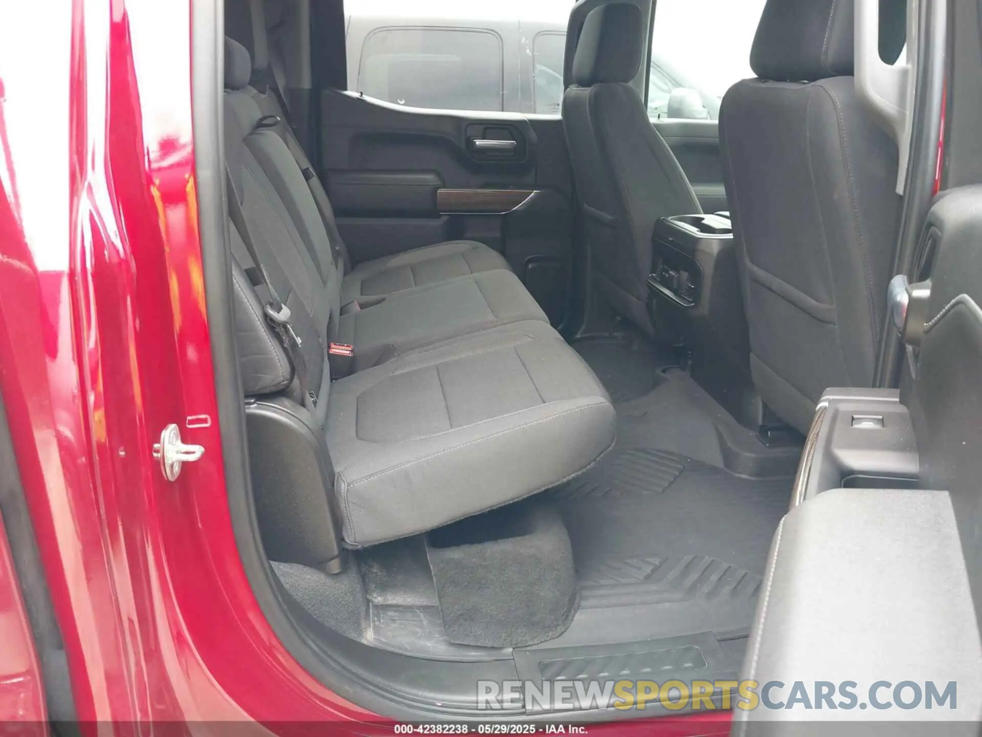 8 Photograph of a damaged car 1GCPYFEL2MZ395295 CHEVROLET SILVERADO 1500 2021