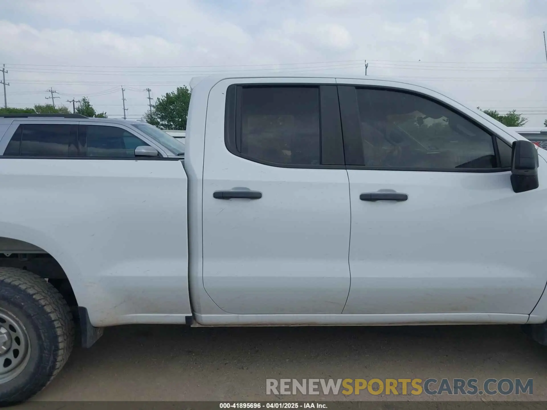 14 Photograph of a damaged car 1GCRYAEF0MZ210103 CHEVROLET SILVERADO 1500 2021