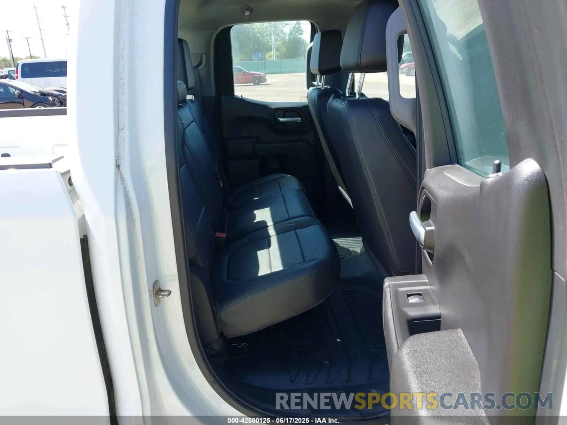 8 Photograph of a damaged car 1GCRYAEF1MZ218873 CHEVROLET SILVERADO 1500 2021