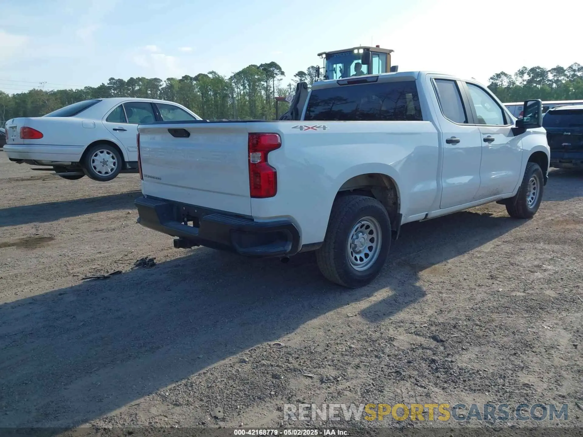 4 Photograph of a damaged car 1GCRYAEF2MZ135727 CHEVROLET SILVERADO 1500 2021