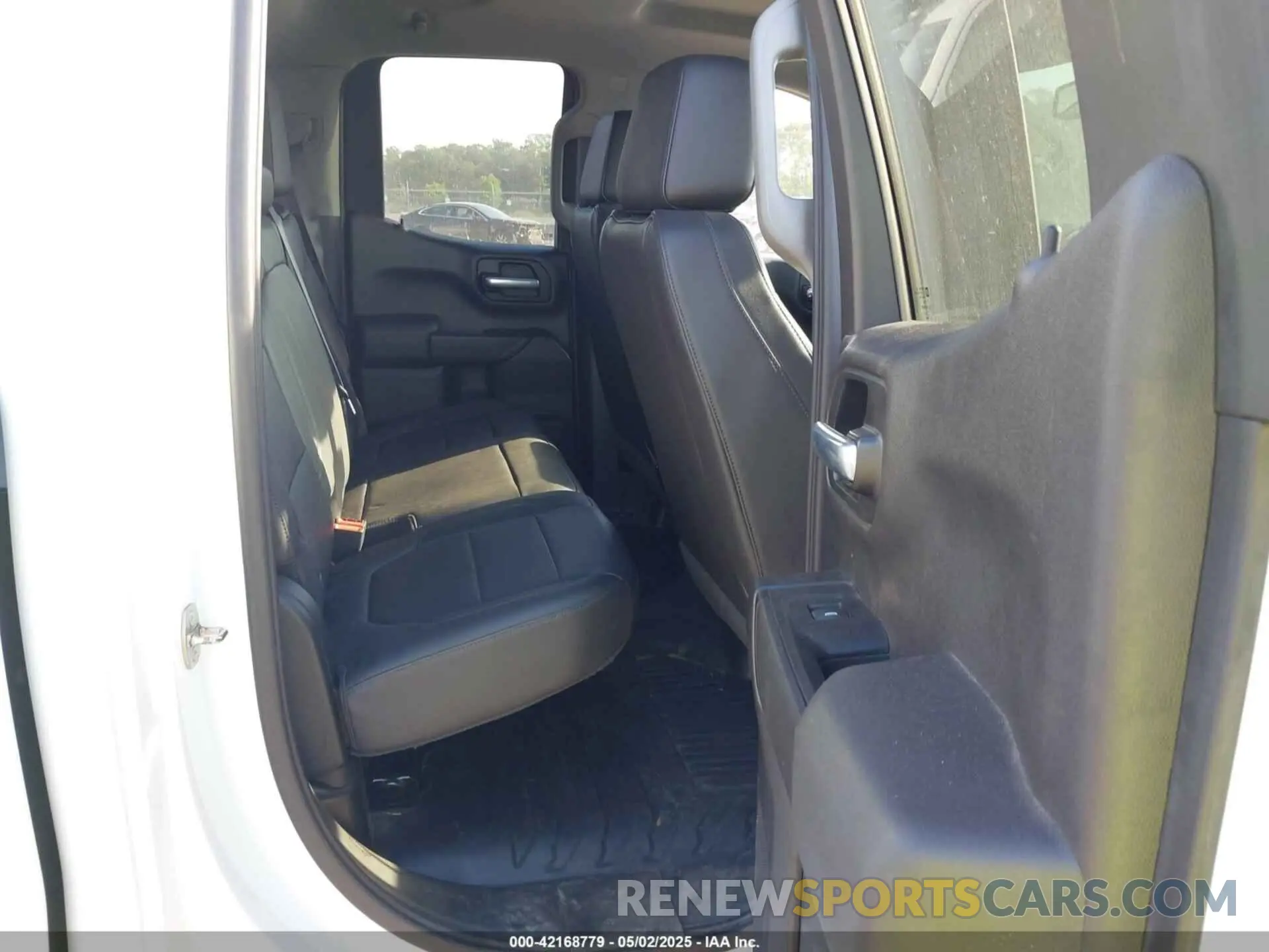 8 Photograph of a damaged car 1GCRYAEF2MZ135727 CHEVROLET SILVERADO 1500 2021