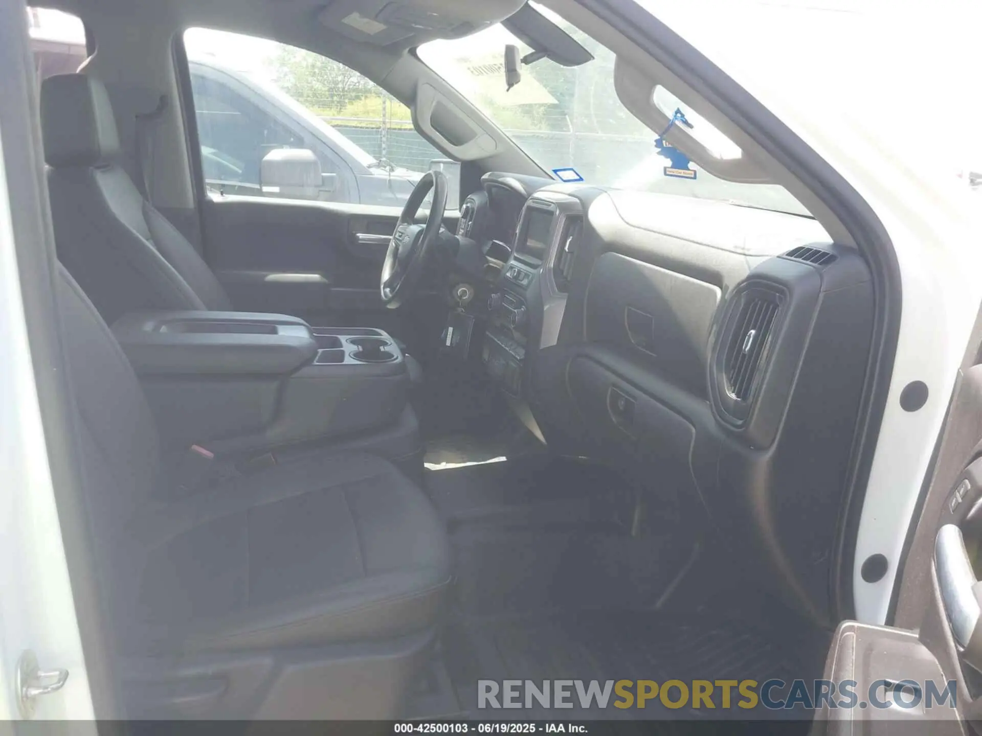 5 Photograph of a damaged car 1GCRYAEF4MZ210881 CHEVROLET SILVERADO 1500 2021
