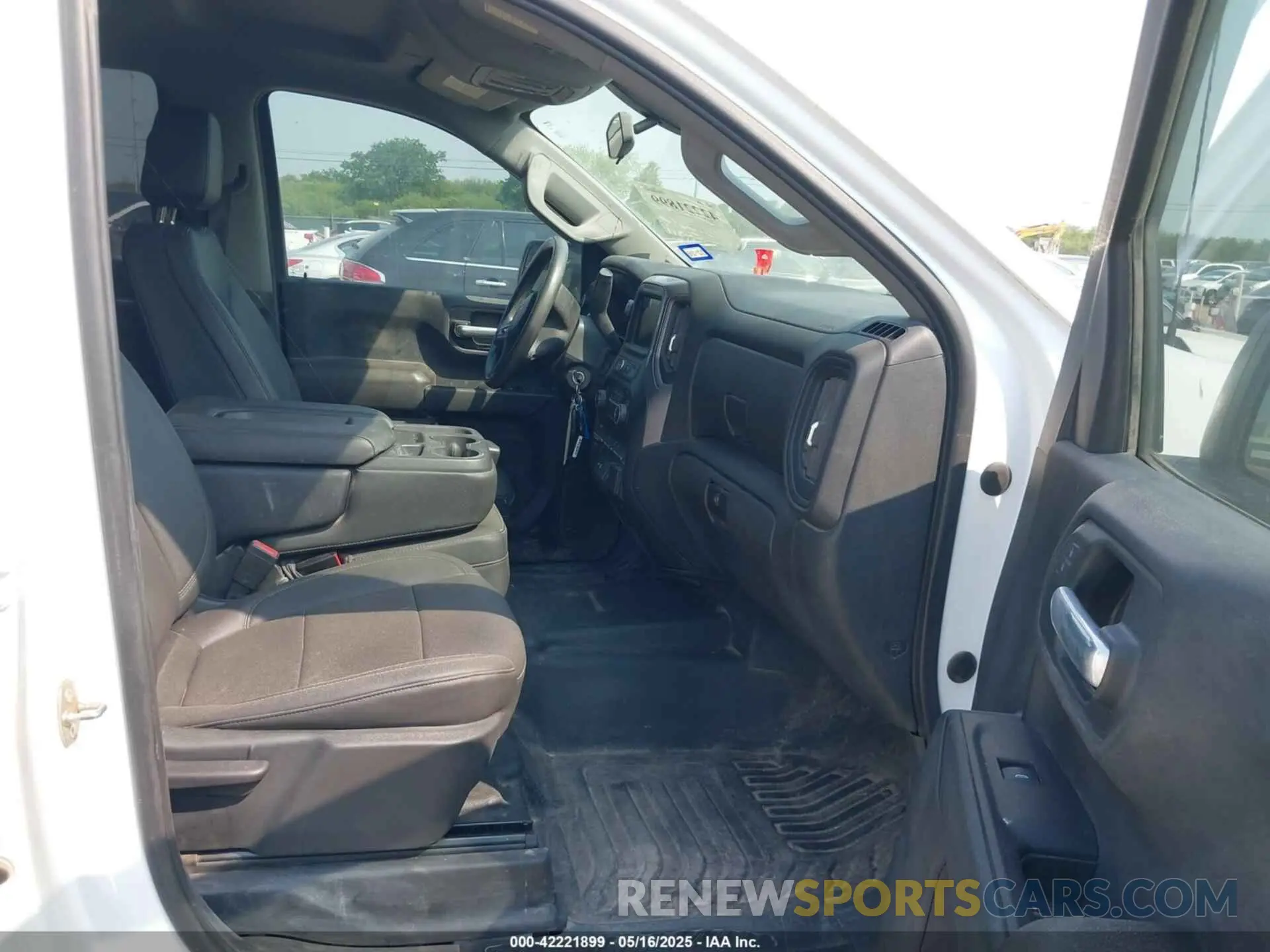 5 Photograph of a damaged car 1GCRYAEF5MZ218018 CHEVROLET SILVERADO 1500 2021