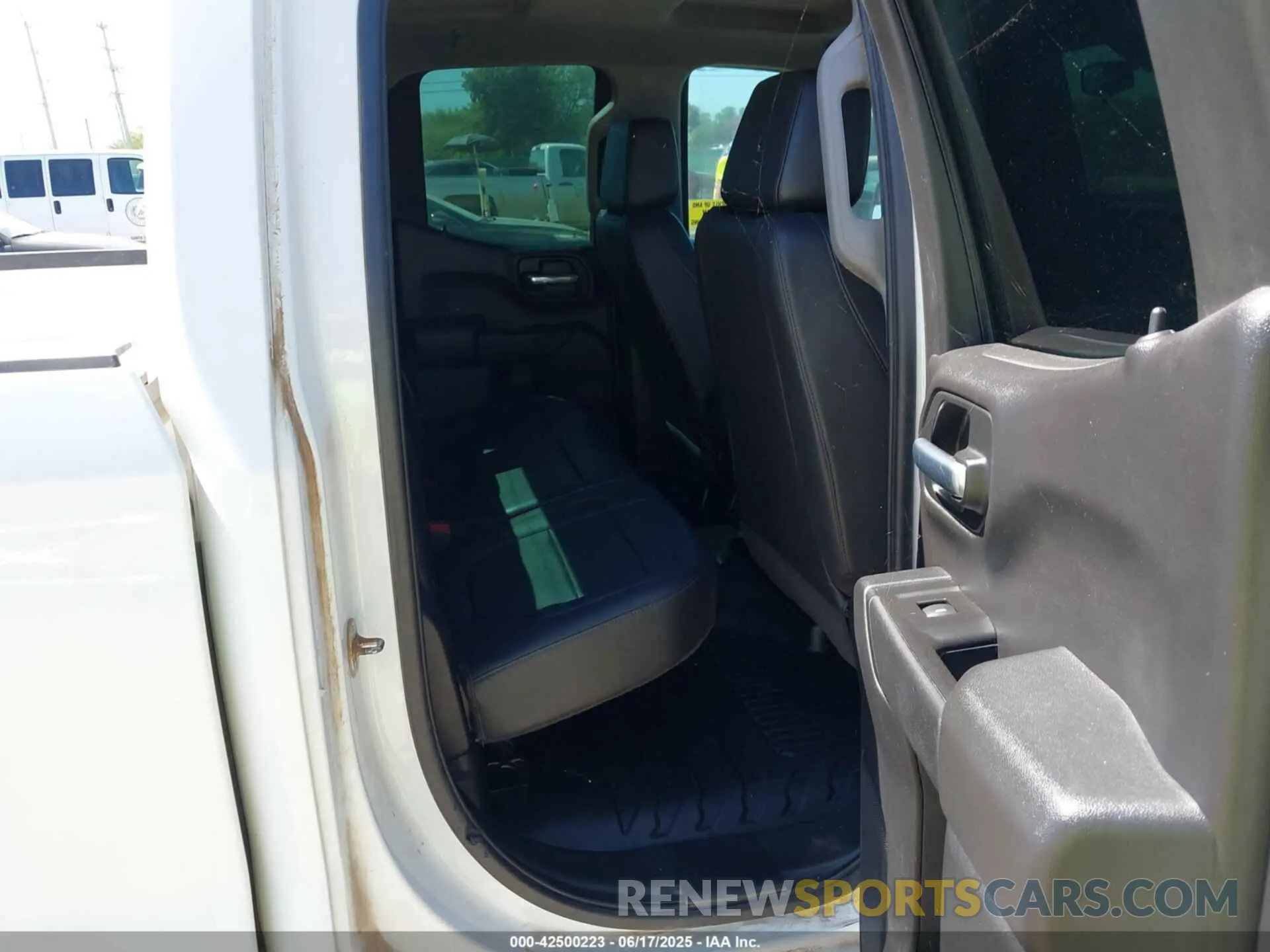 8 Photograph of a damaged car 1GCRYAEF9MZ218412 CHEVROLET SILVERADO 1500 2021