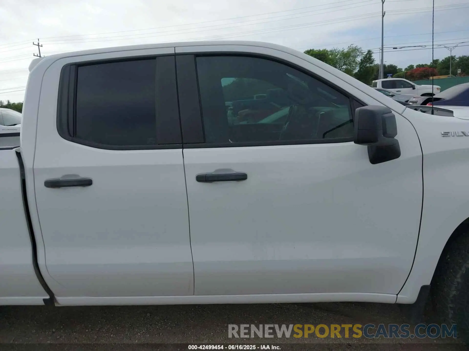 13 Photograph of a damaged car 1GCRYAEFXMZ217740 CHEVROLET SILVERADO 1500 2021