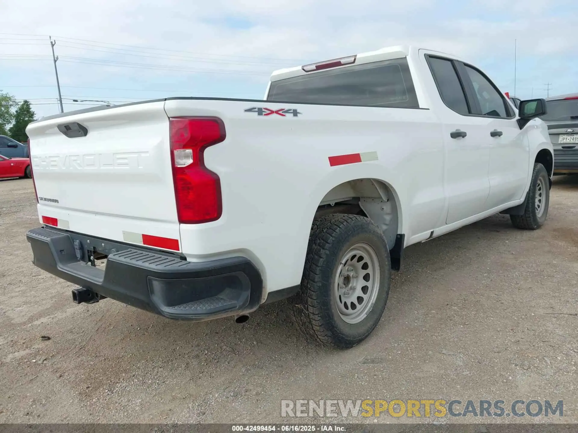 4 Photograph of a damaged car 1GCRYAEFXMZ217740 CHEVROLET SILVERADO 1500 2021