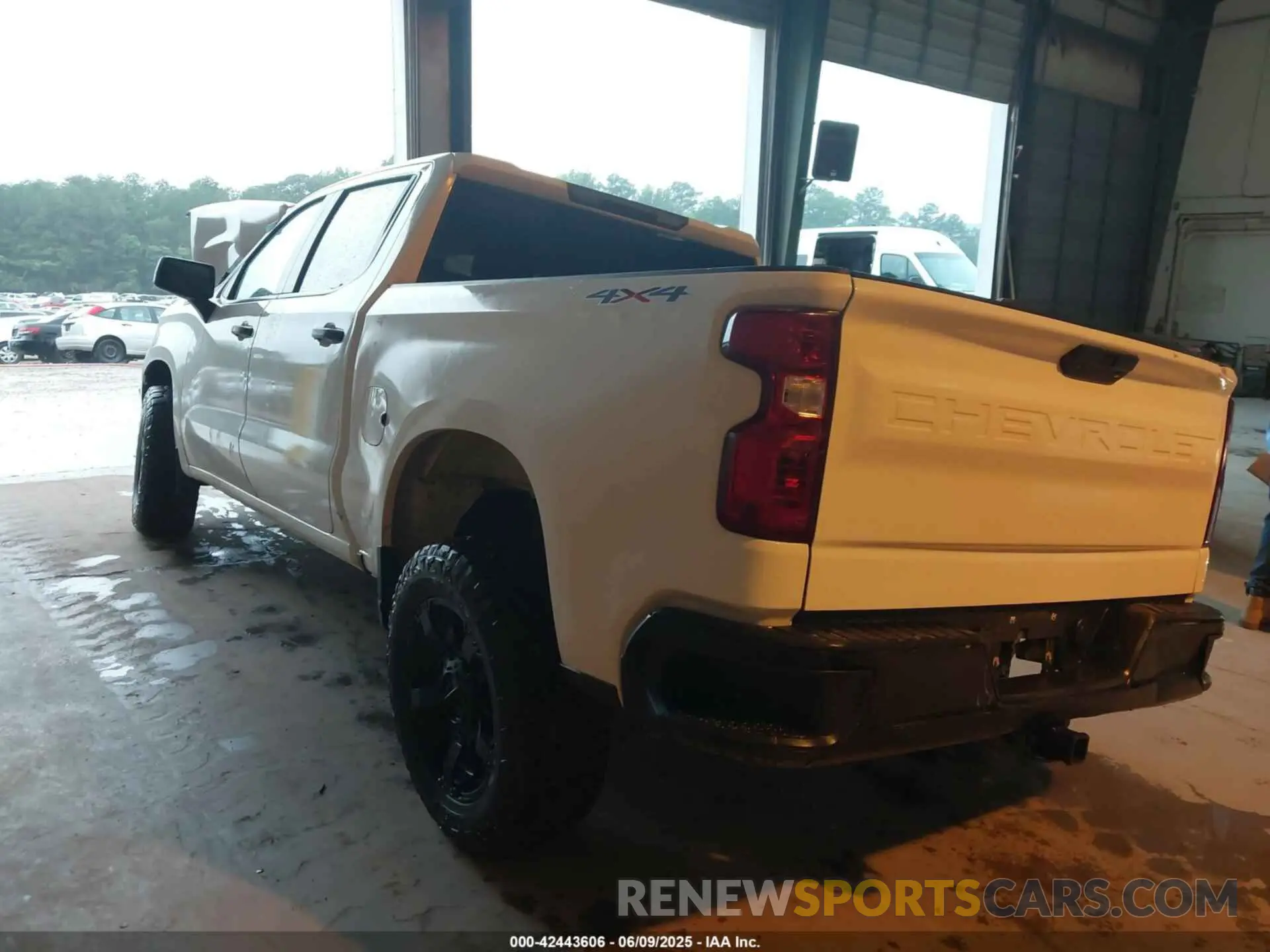 3 Photograph of a damaged car 1GCUYAEF8MZ129201 CHEVROLET SILVERADO 1500 2021