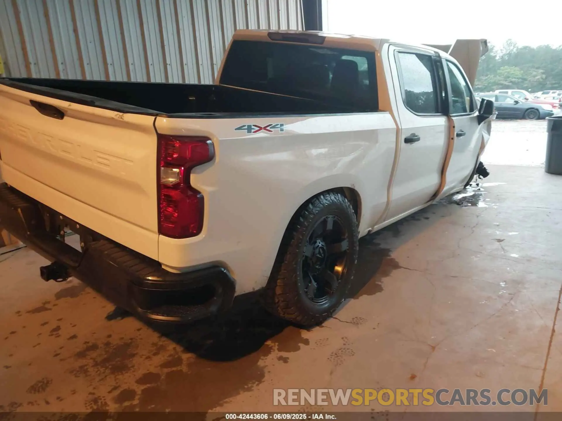4 Photograph of a damaged car 1GCUYAEF8MZ129201 CHEVROLET SILVERADO 1500 2021