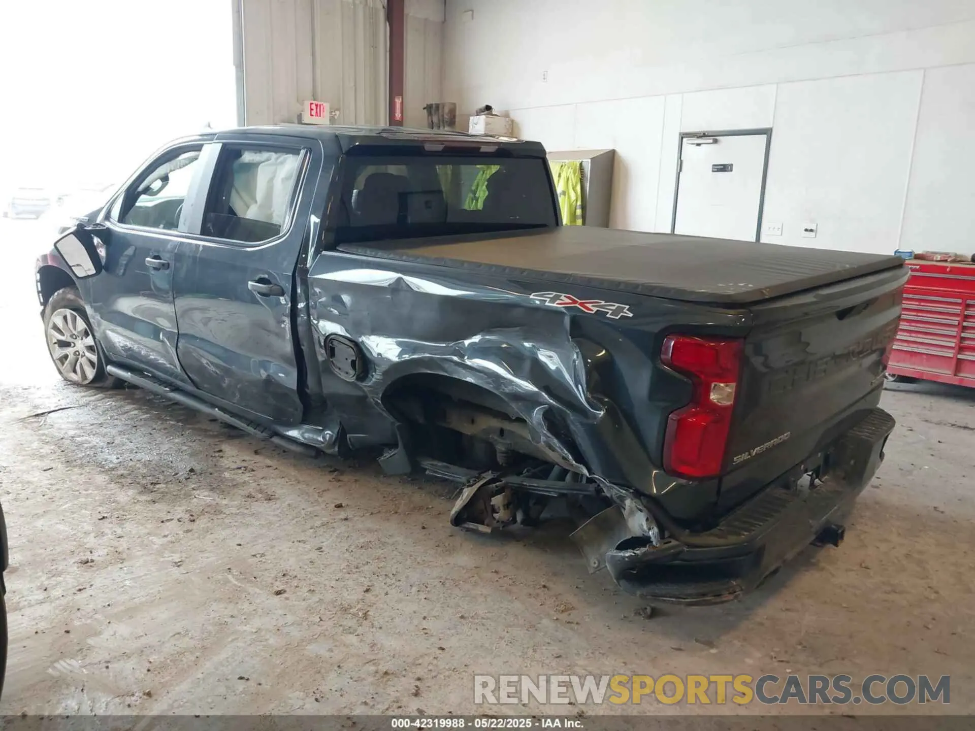 3 Photograph of a damaged car 1GCUYBEF6MZ110183 CHEVROLET SILVERADO 1500 2021