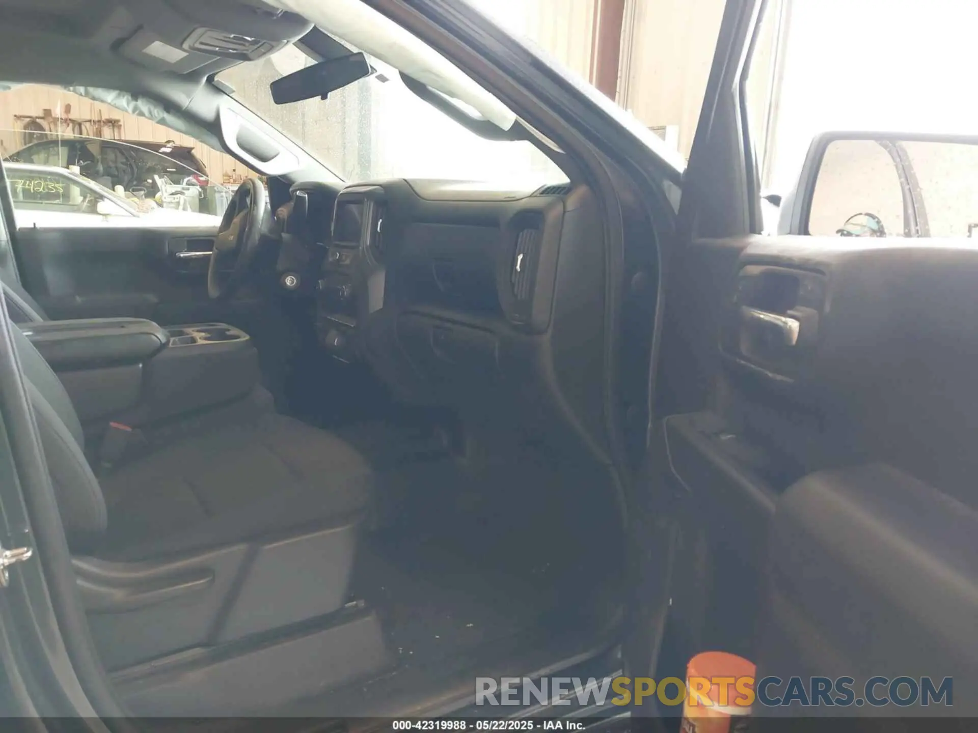 5 Photograph of a damaged car 1GCUYBEF6MZ110183 CHEVROLET SILVERADO 1500 2021