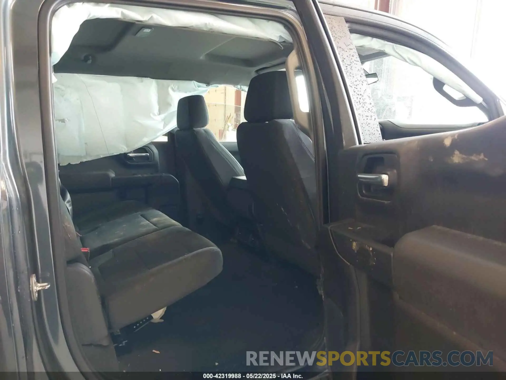 8 Photograph of a damaged car 1GCUYBEF6MZ110183 CHEVROLET SILVERADO 1500 2021
