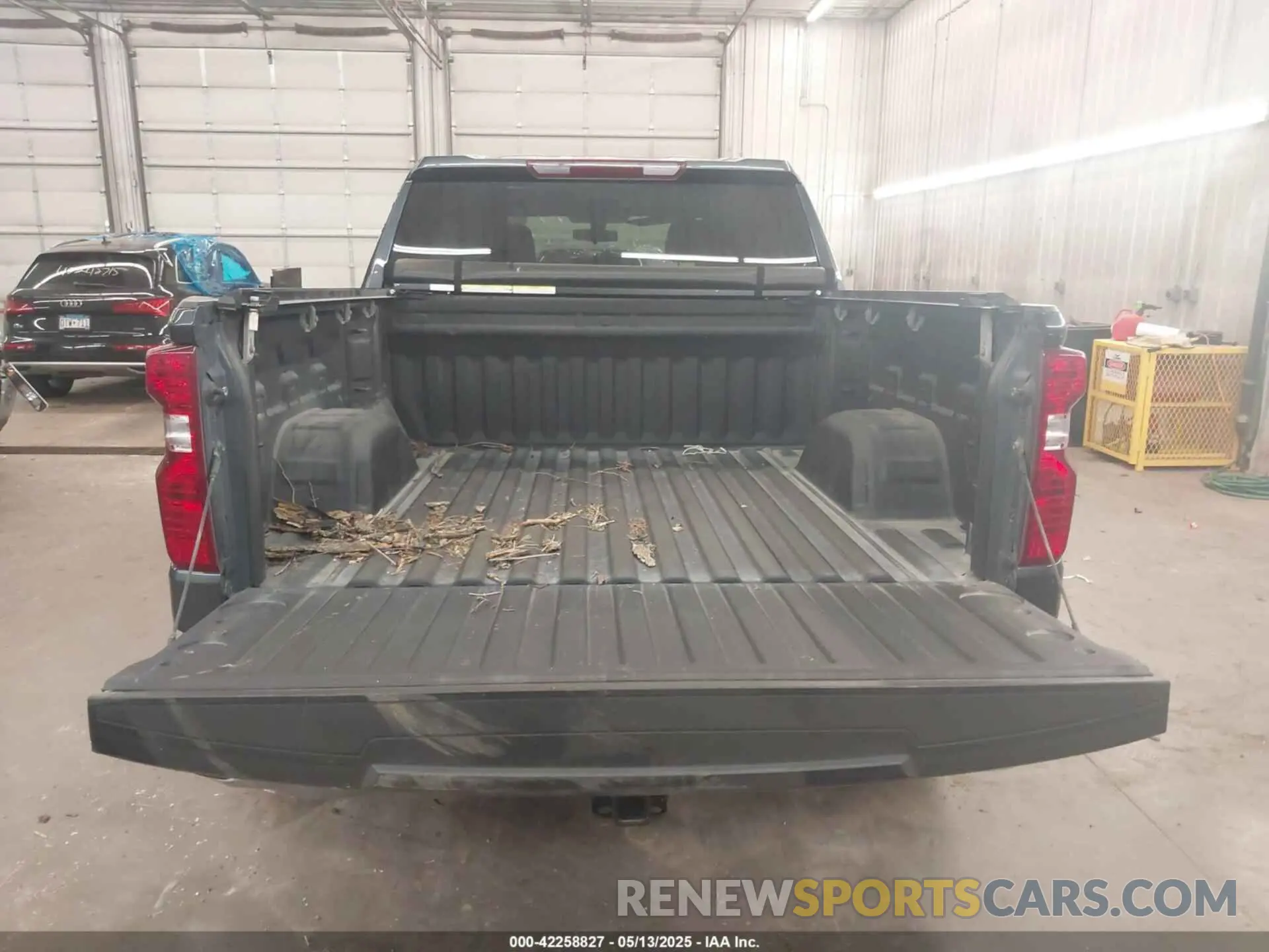 17 Photograph of a damaged car 1GCUYDED2MZ391621 CHEVROLET SILVERADO 1500 2021
