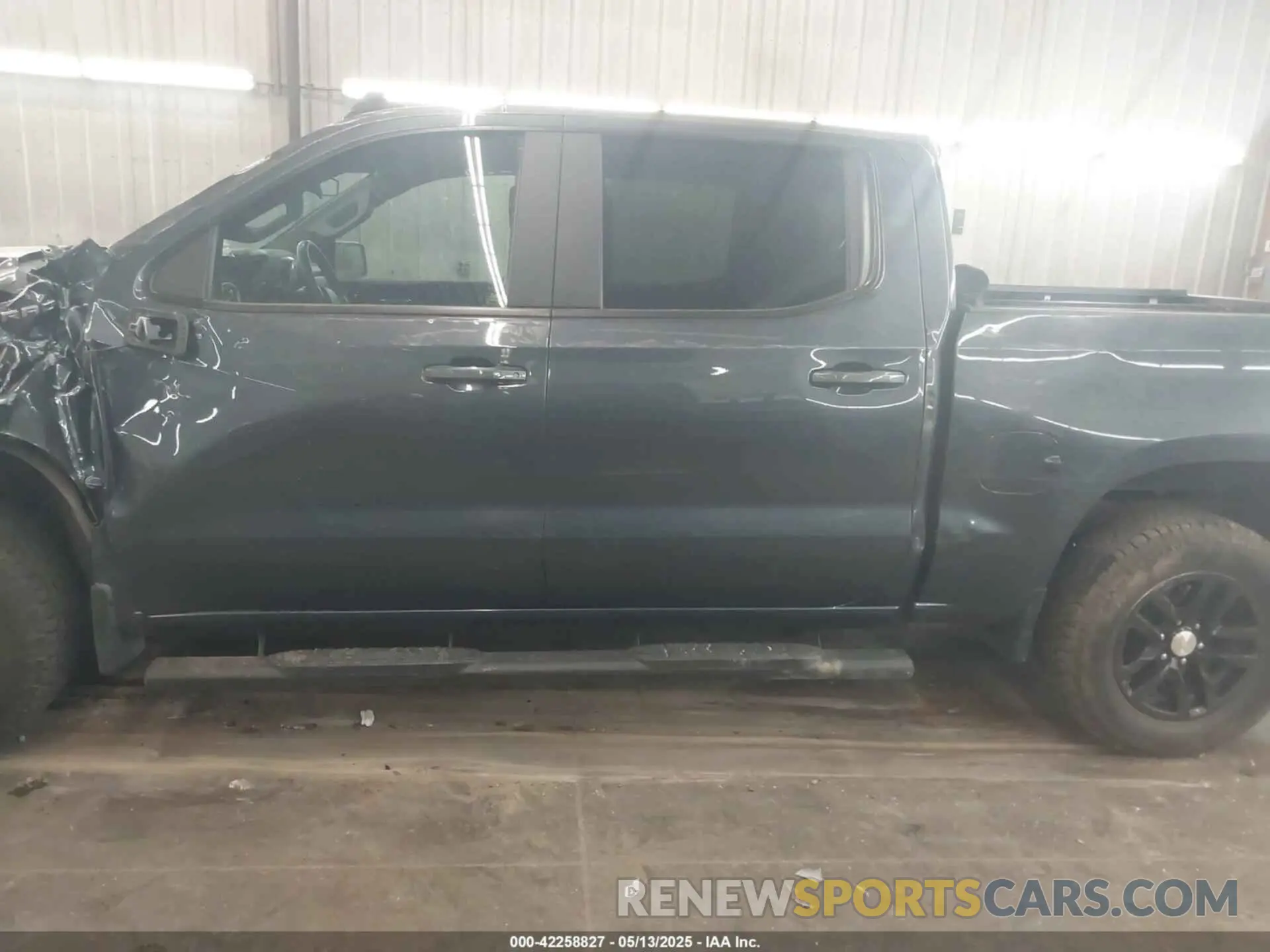 18 Photograph of a damaged car 1GCUYDED2MZ391621 CHEVROLET SILVERADO 1500 2021