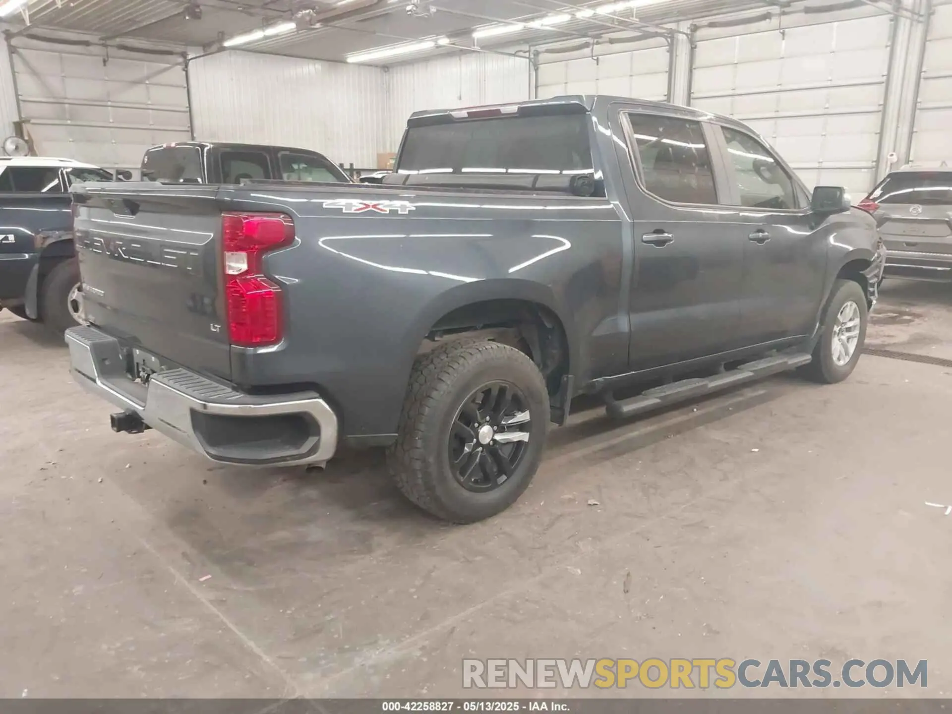 4 Photograph of a damaged car 1GCUYDED2MZ391621 CHEVROLET SILVERADO 1500 2021