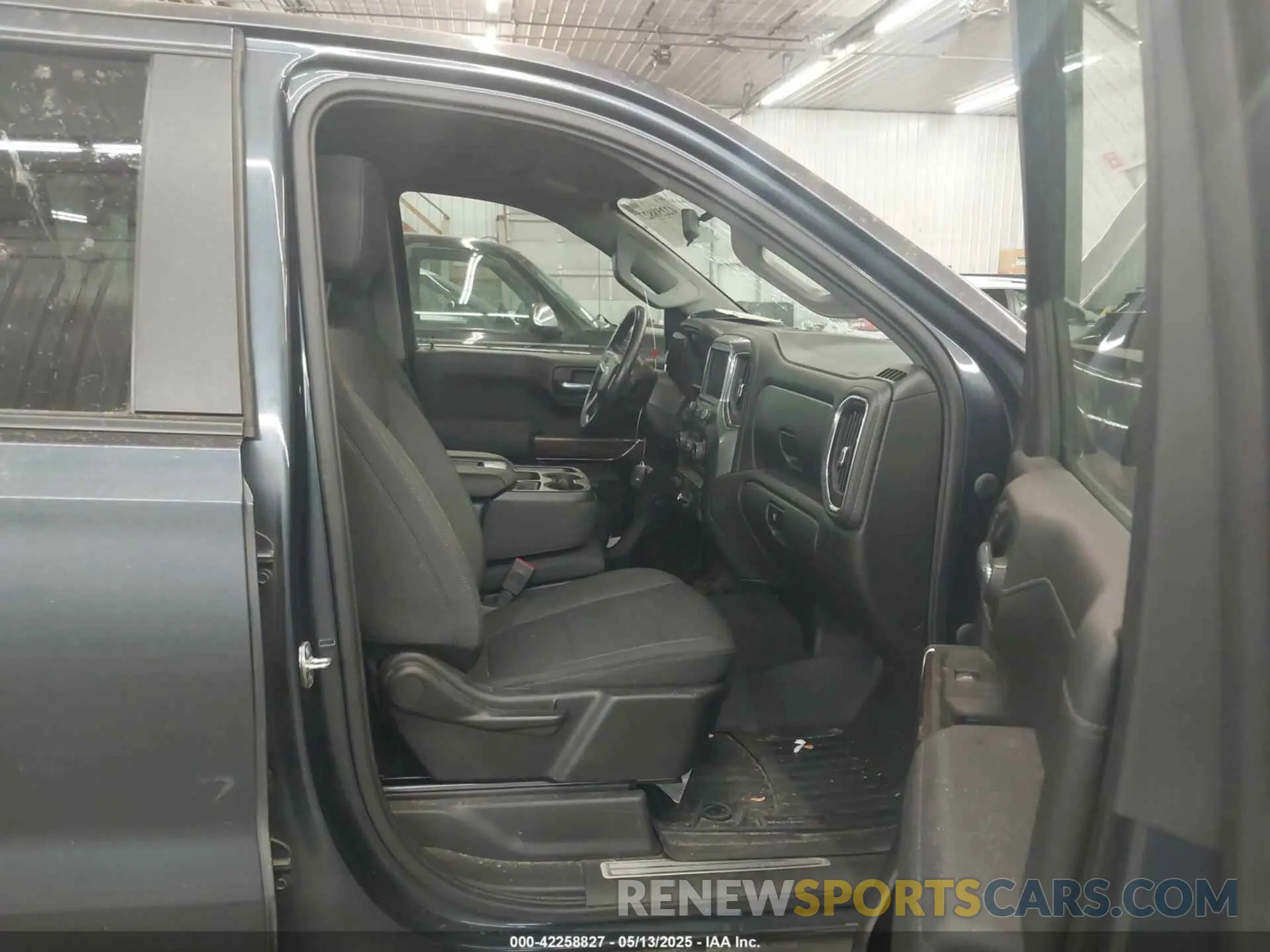 5 Photograph of a damaged car 1GCUYDED2MZ391621 CHEVROLET SILVERADO 1500 2021