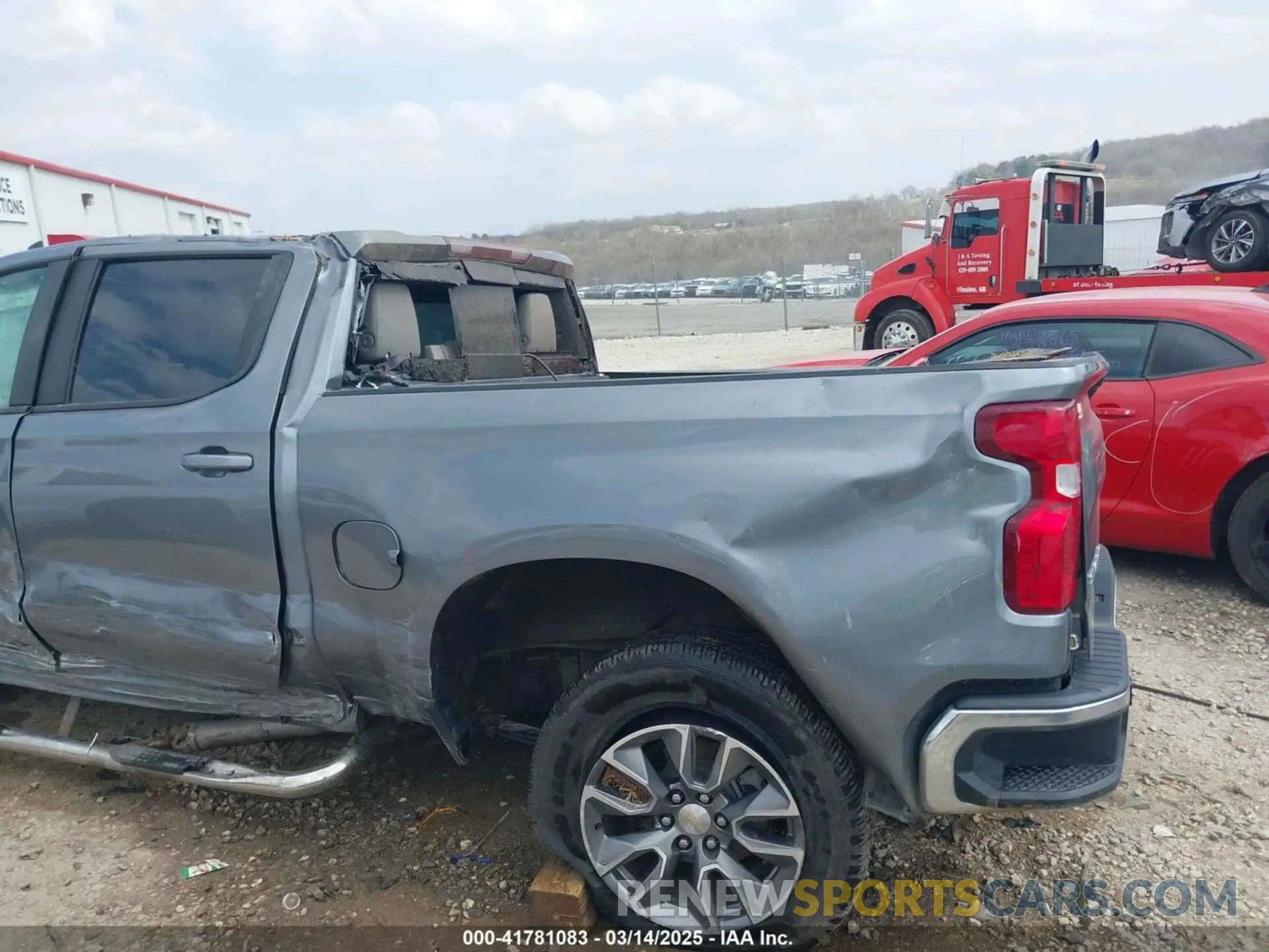 18 Photograph of a damaged car 1GCUYDED3MZ173770 CHEVROLET SILVERADO 1500 2021