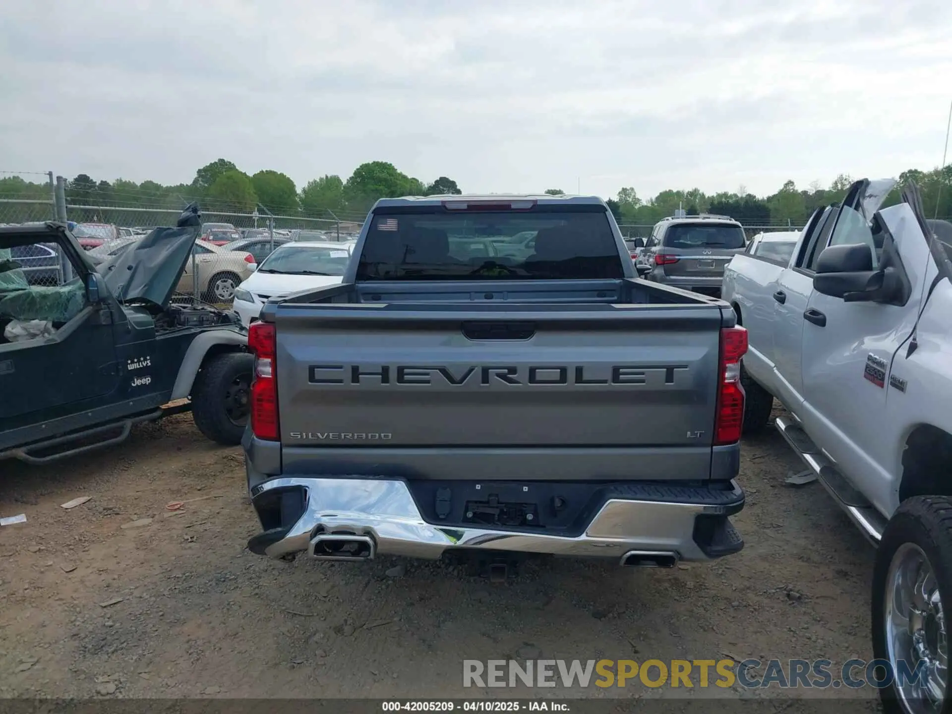 16 Photograph of a damaged car 1GCUYDED3MZ411911 CHEVROLET SILVERADO 1500 2021
