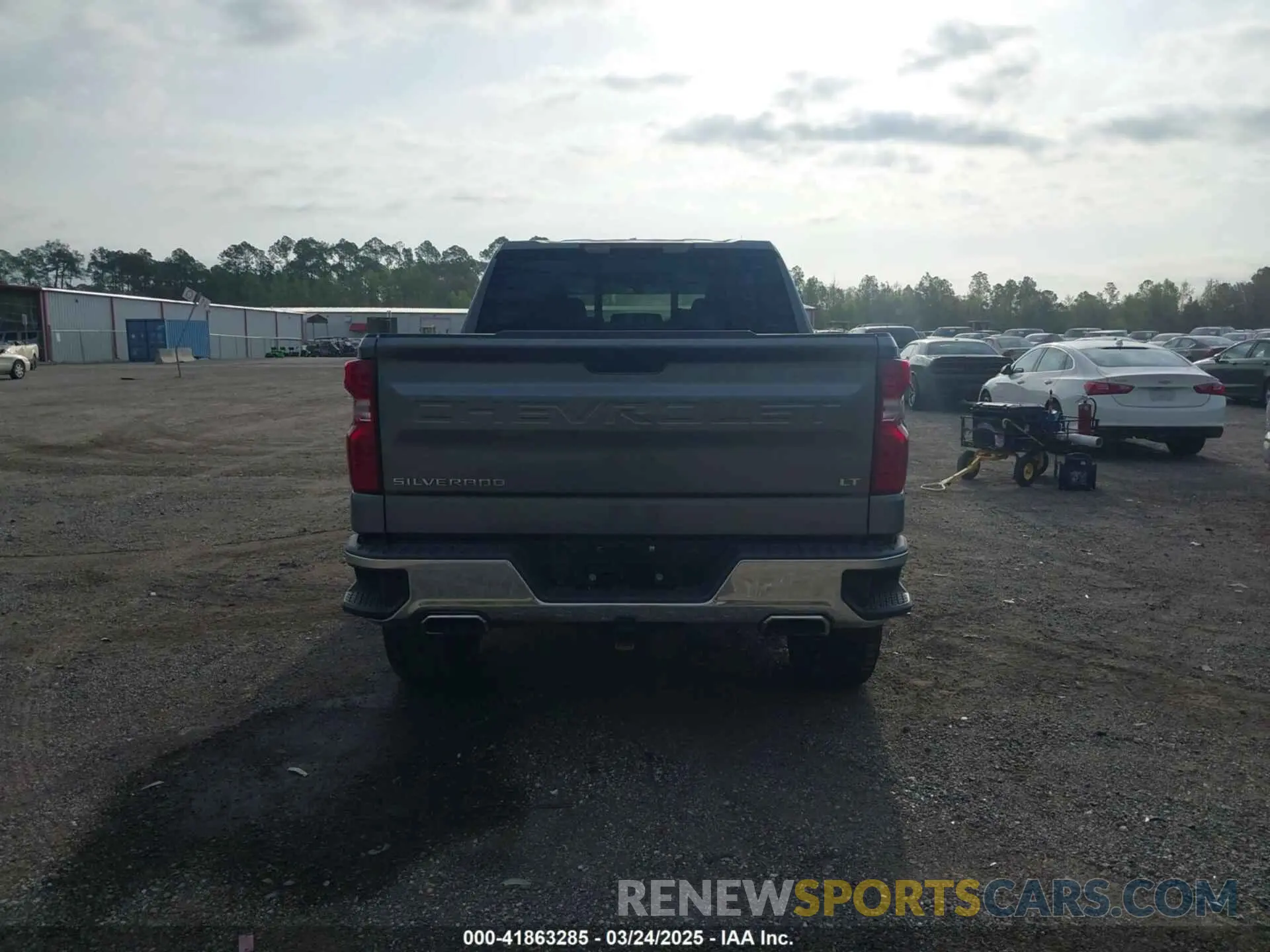 17 Photograph of a damaged car 1GCUYDED4MZ149526 CHEVROLET SILVERADO 1500 2021