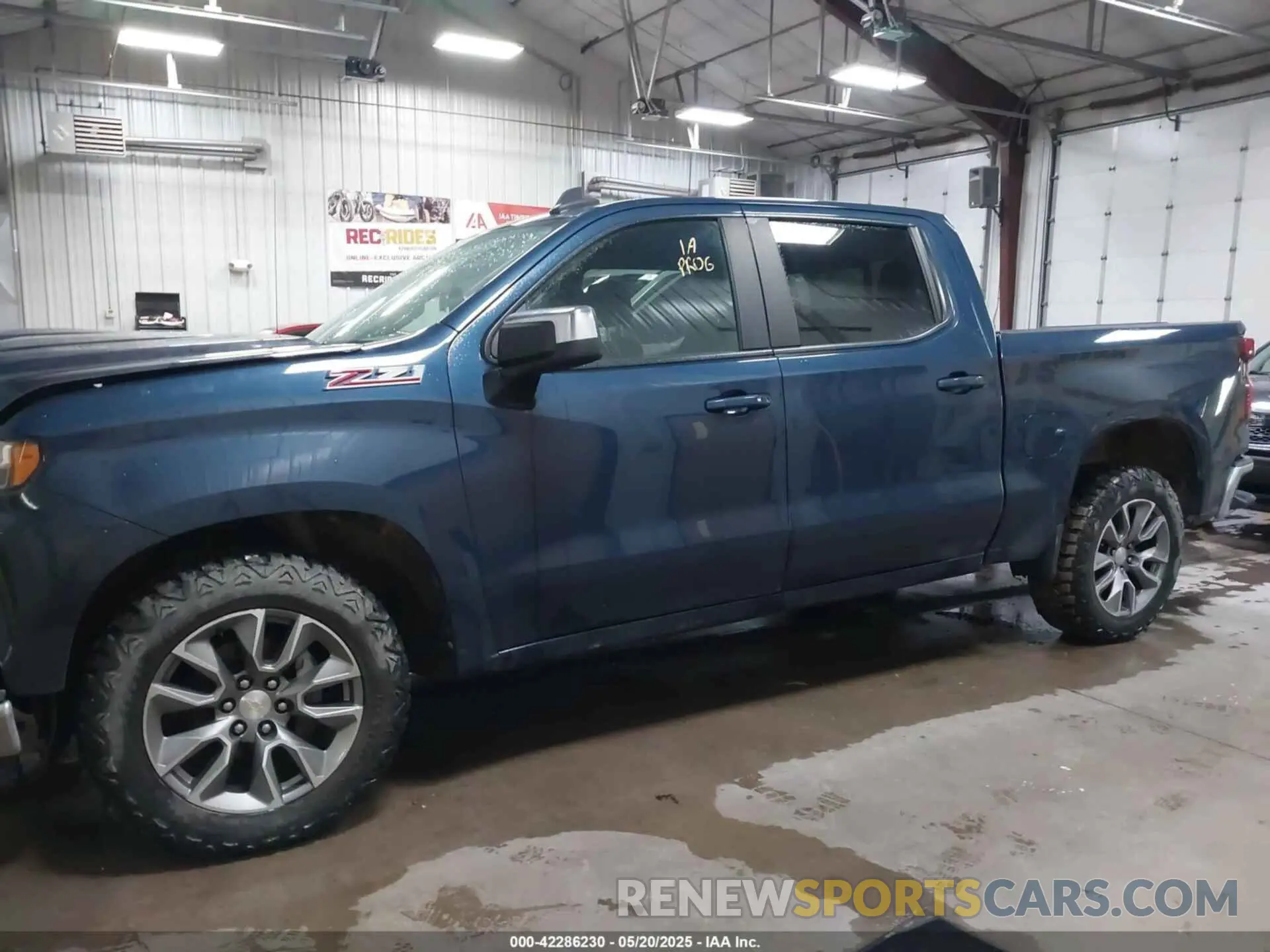 14 Photograph of a damaged car 1GCUYDED5MZ228297 CHEVROLET SILVERADO 1500 2021