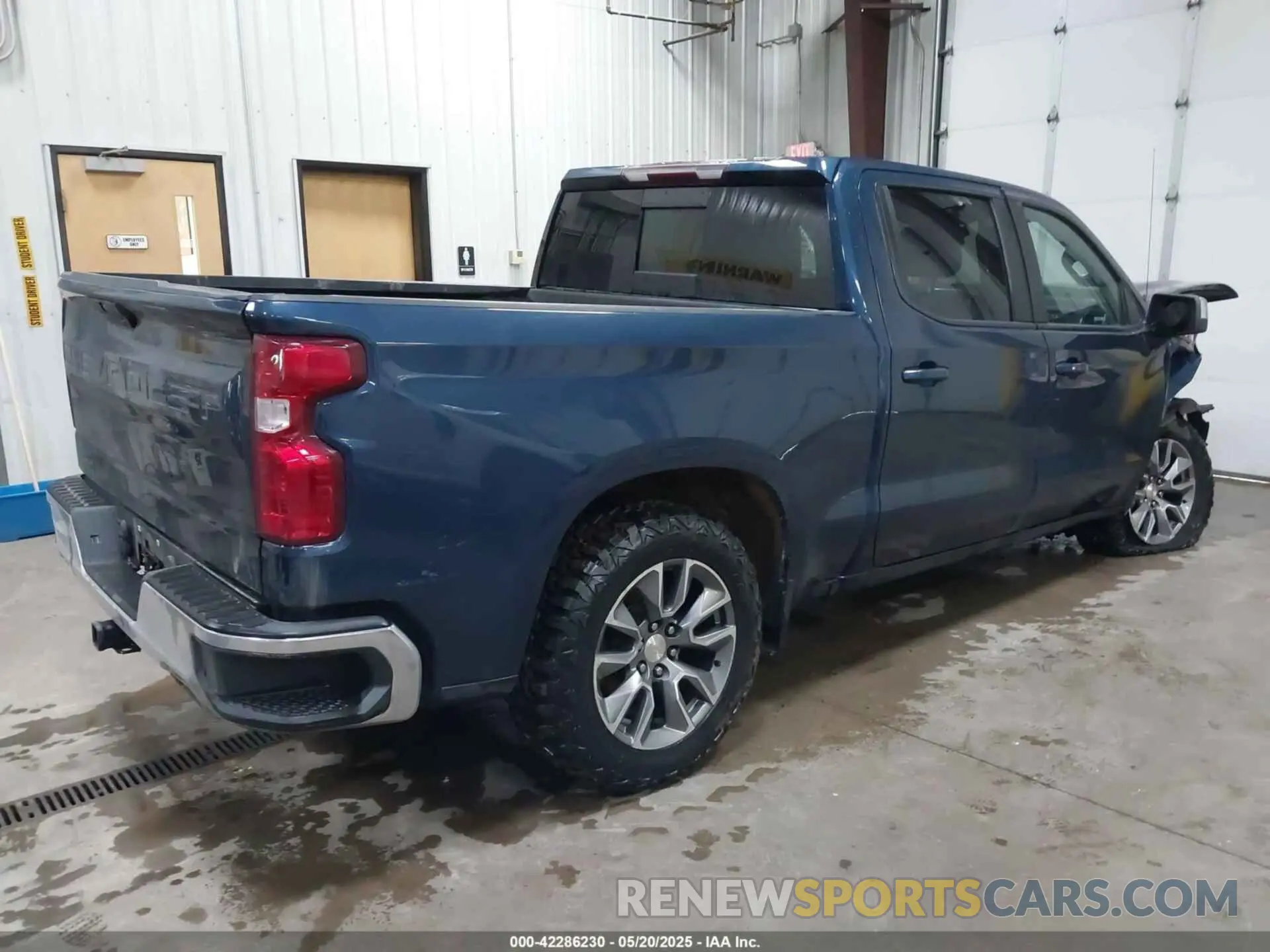 4 Photograph of a damaged car 1GCUYDED5MZ228297 CHEVROLET SILVERADO 1500 2021