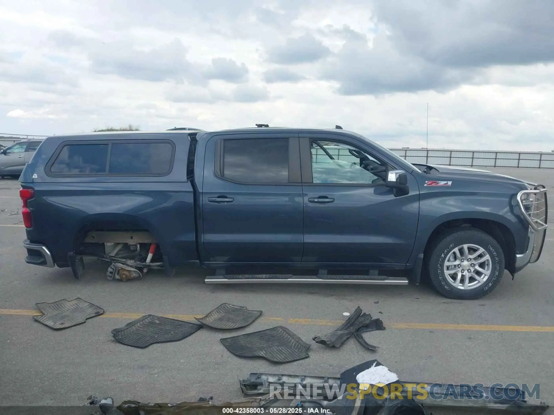 12 Photograph of a damaged car 1GCUYDED6MZ294020 CHEVROLET SILVERADO 1500 2021