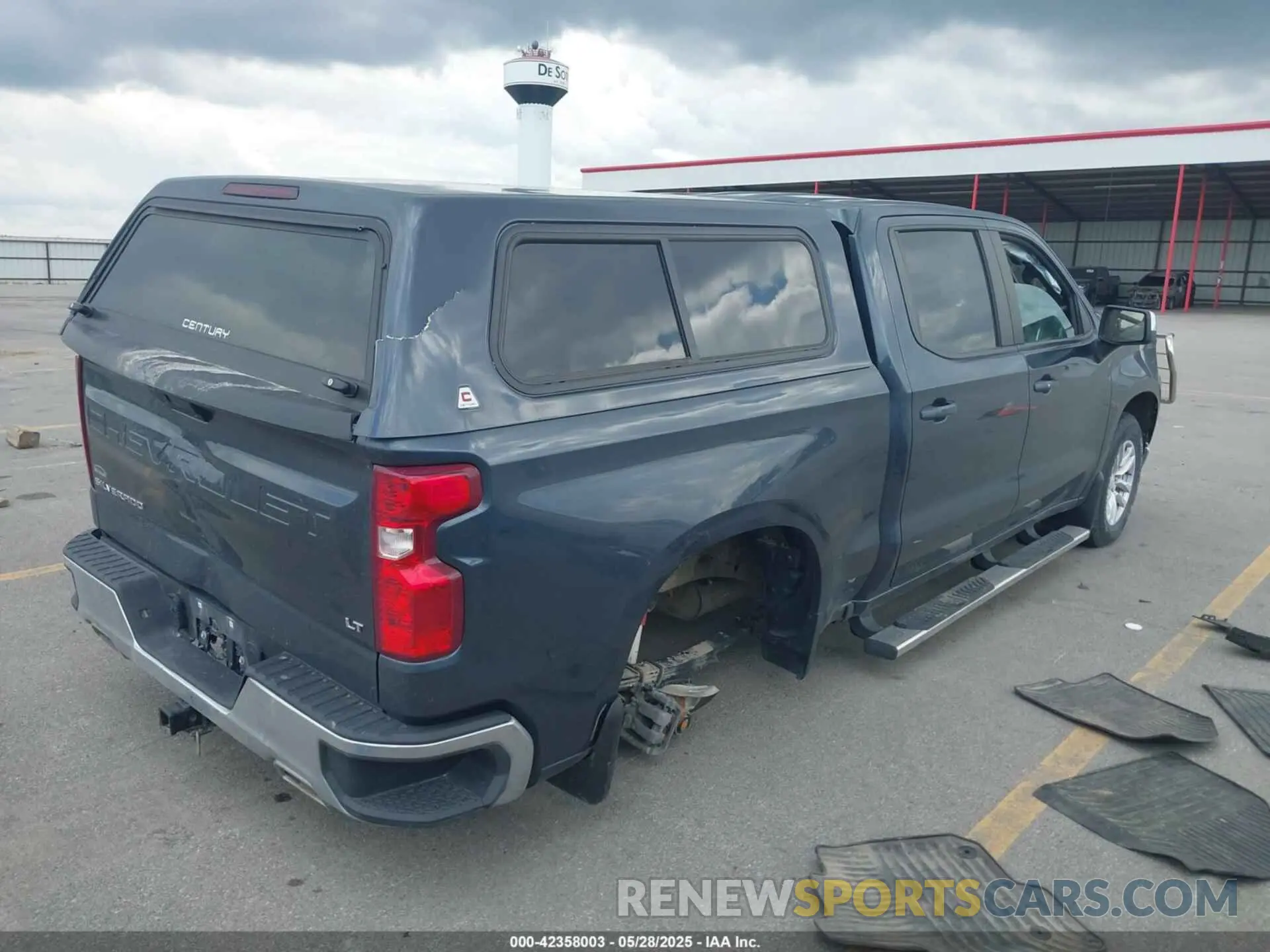 4 Photograph of a damaged car 1GCUYDED6MZ294020 CHEVROLET SILVERADO 1500 2021