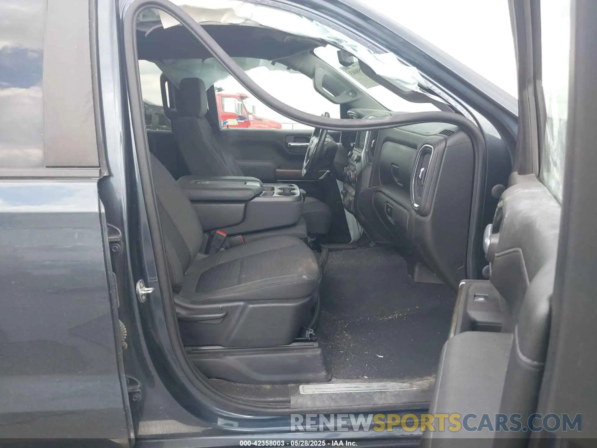 5 Photograph of a damaged car 1GCUYDED6MZ294020 CHEVROLET SILVERADO 1500 2021
