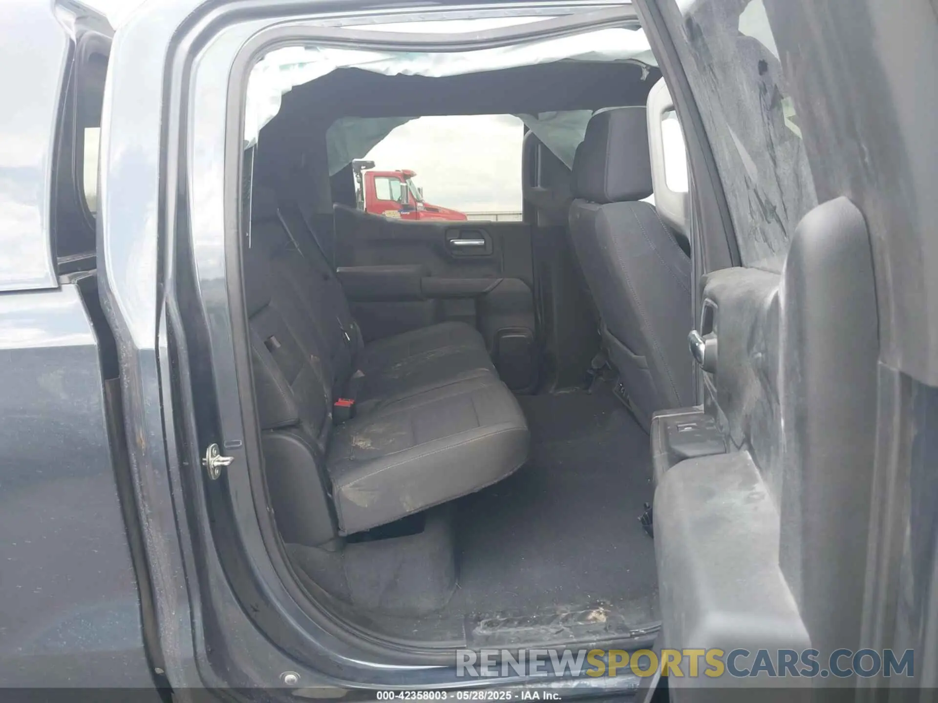8 Photograph of a damaged car 1GCUYDED6MZ294020 CHEVROLET SILVERADO 1500 2021