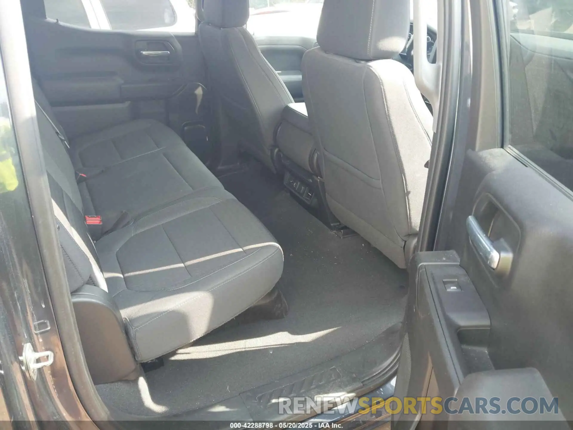 8 Photograph of a damaged car 1GCUYDED6MZ355155 CHEVROLET SILVERADO 1500 2021