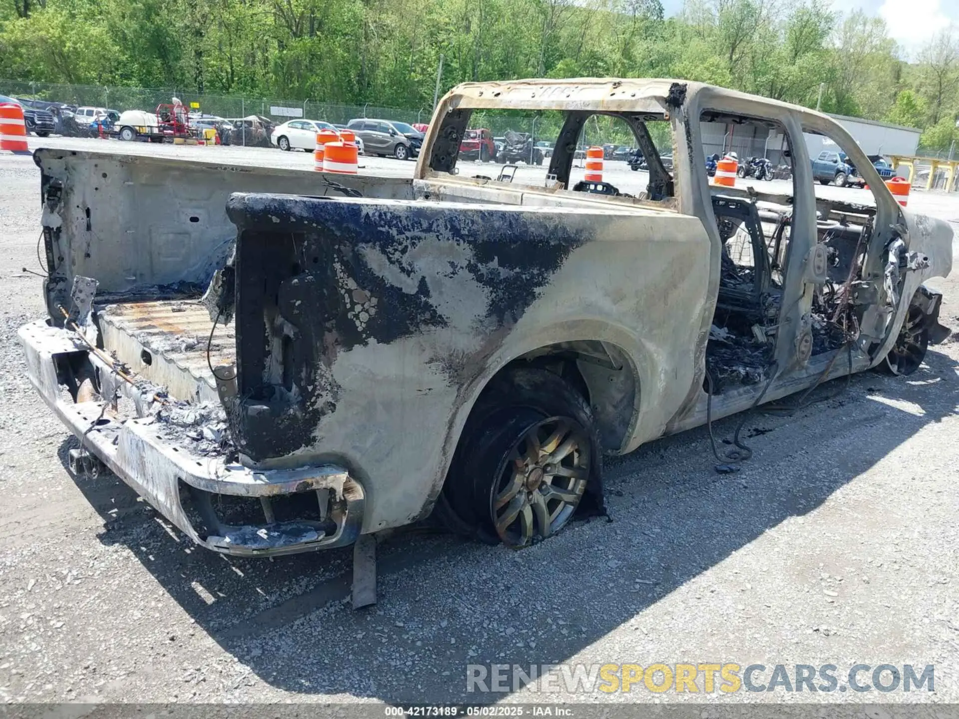 4 Photograph of a damaged car 1GCUYDED7MZ116794 CHEVROLET SILVERADO 1500 2021
