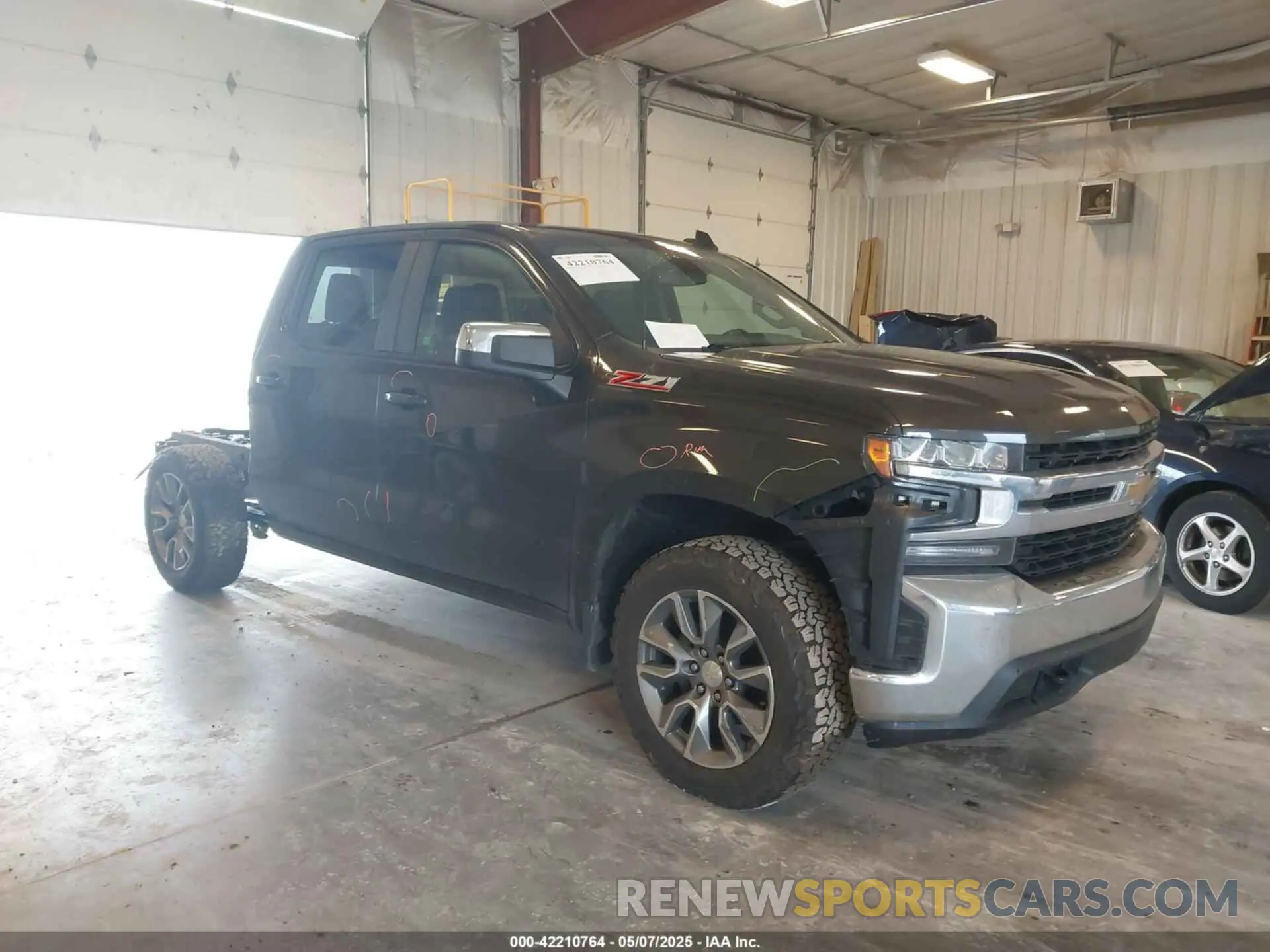 1 Photograph of a damaged car 1GCUYDED8MZ231212 CHEVROLET SILVERADO 1500 2021