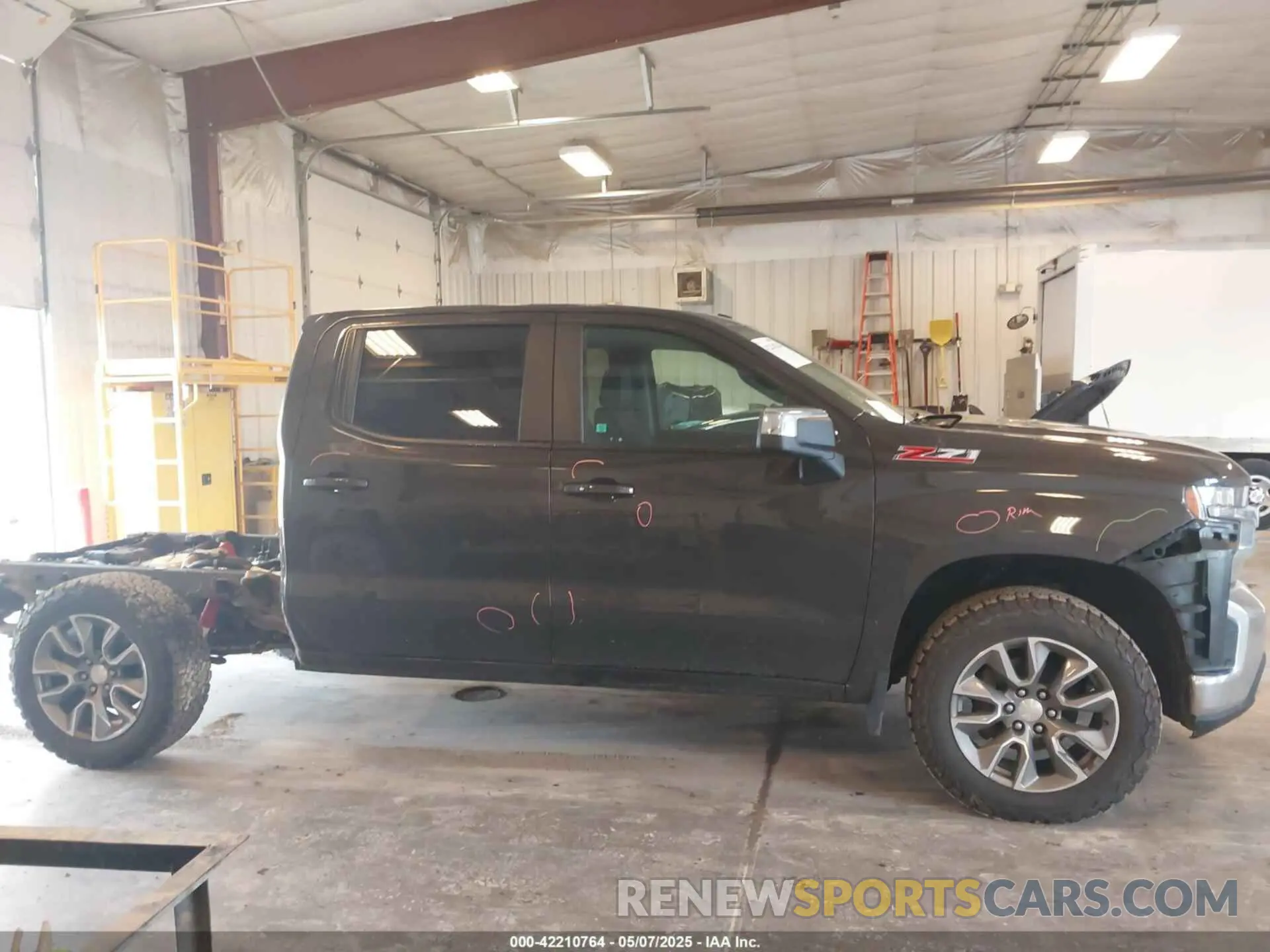 13 Photograph of a damaged car 1GCUYDED8MZ231212 CHEVROLET SILVERADO 1500 2021