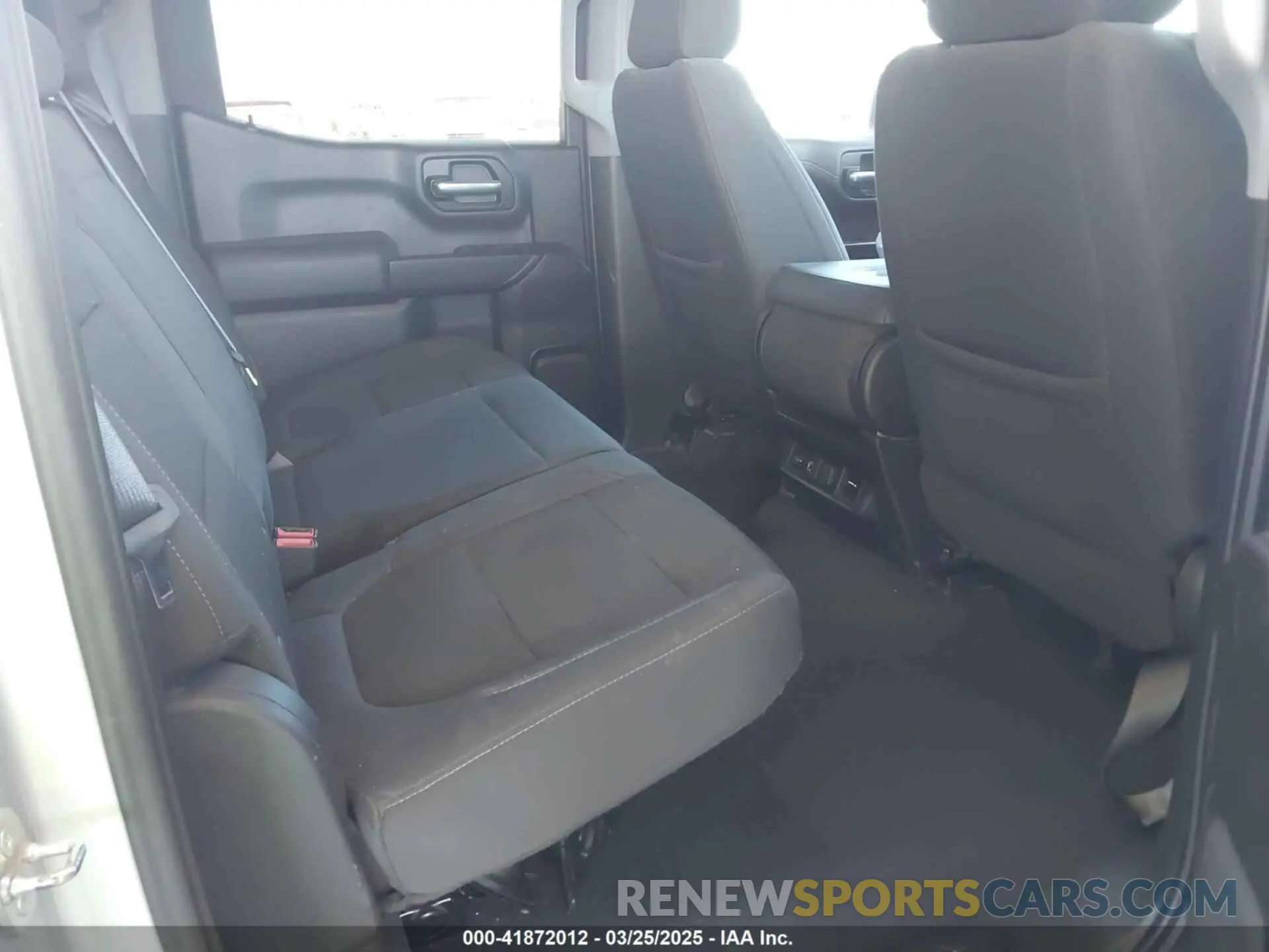 8 Photograph of a damaged car 1GCUYDET1MZ365518 CHEVROLET SILVERADO 1500 2021