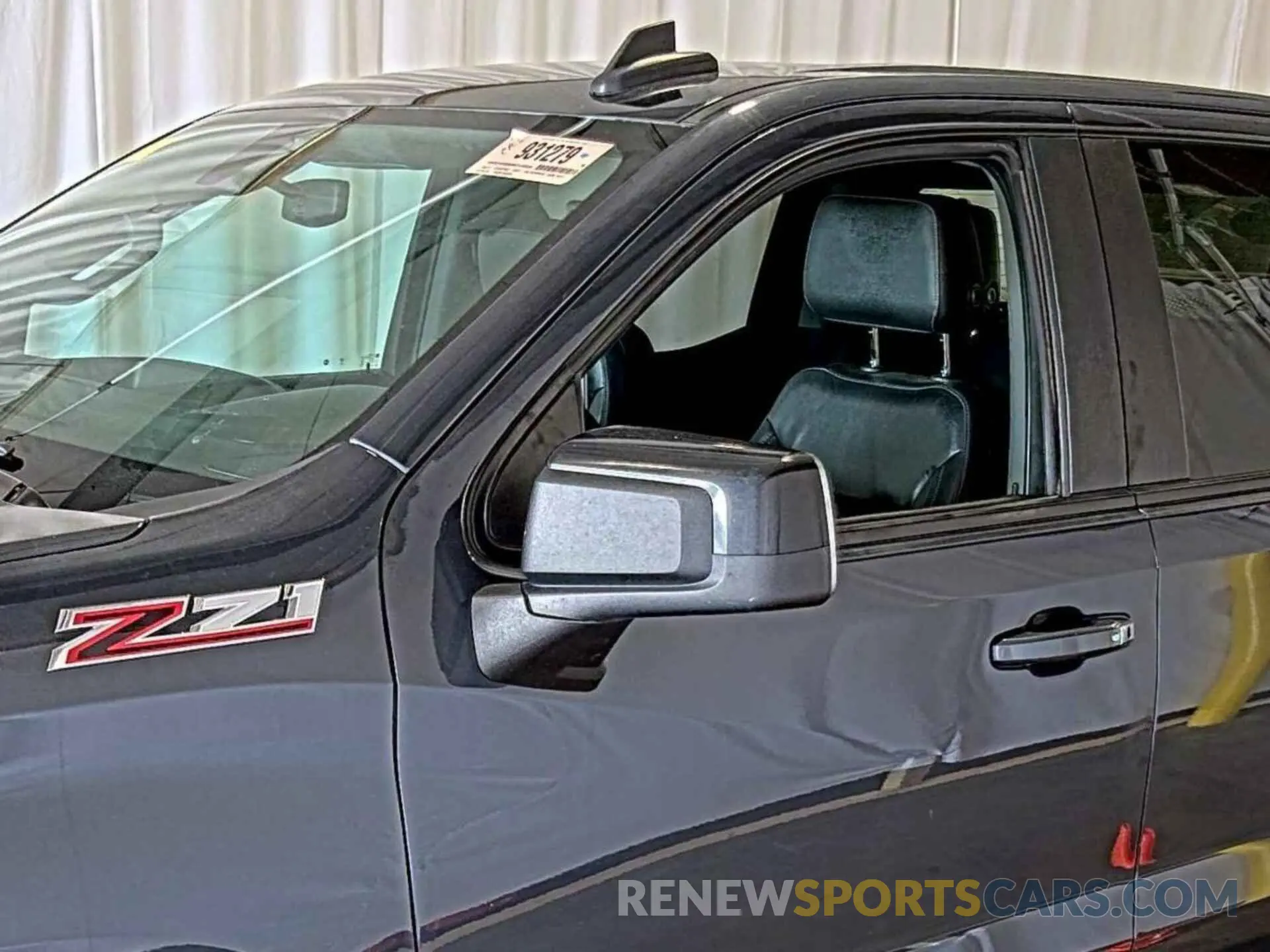18 Photograph of a damaged car 1GCUYEED0MZ145558 CHEVROLET SILVERADO 1500 2021