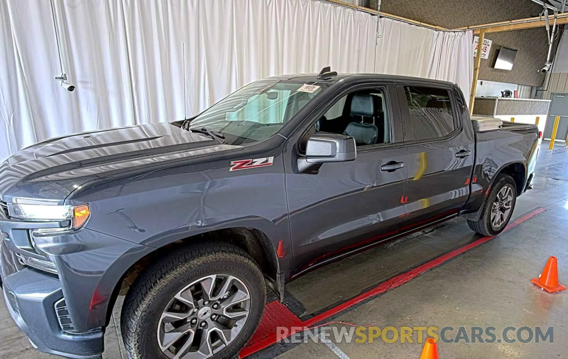 5 Photograph of a damaged car 1GCUYEED0MZ145558 CHEVROLET SILVERADO 1500 2021