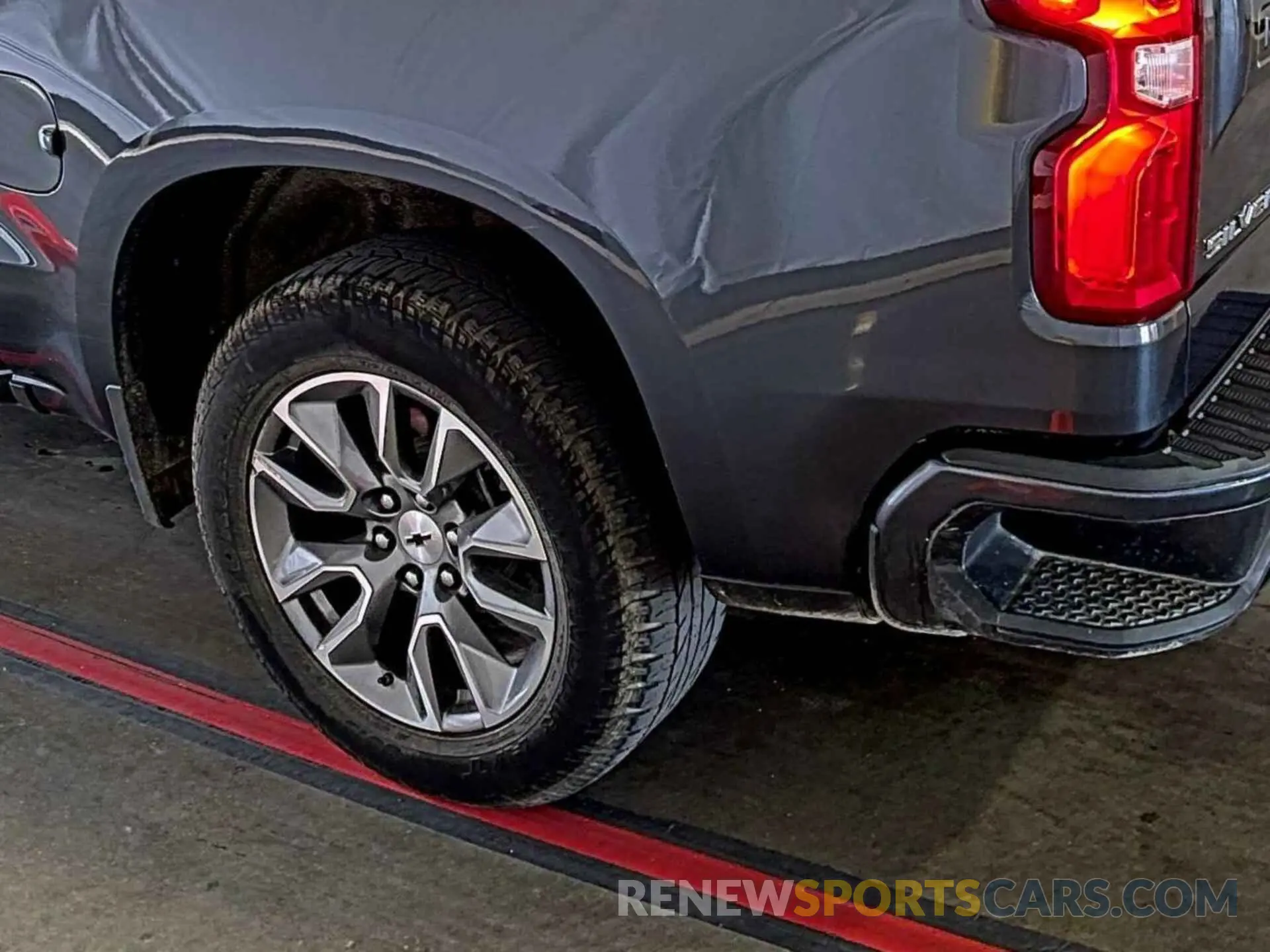 9 Photograph of a damaged car 1GCUYEED0MZ145558 CHEVROLET SILVERADO 1500 2021