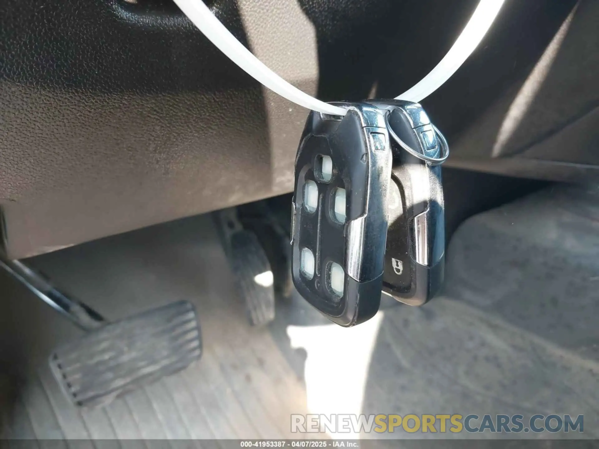 11 Photograph of a damaged car 1GCUYEED4MZ428531 CHEVROLET SILVERADO 1500 2021