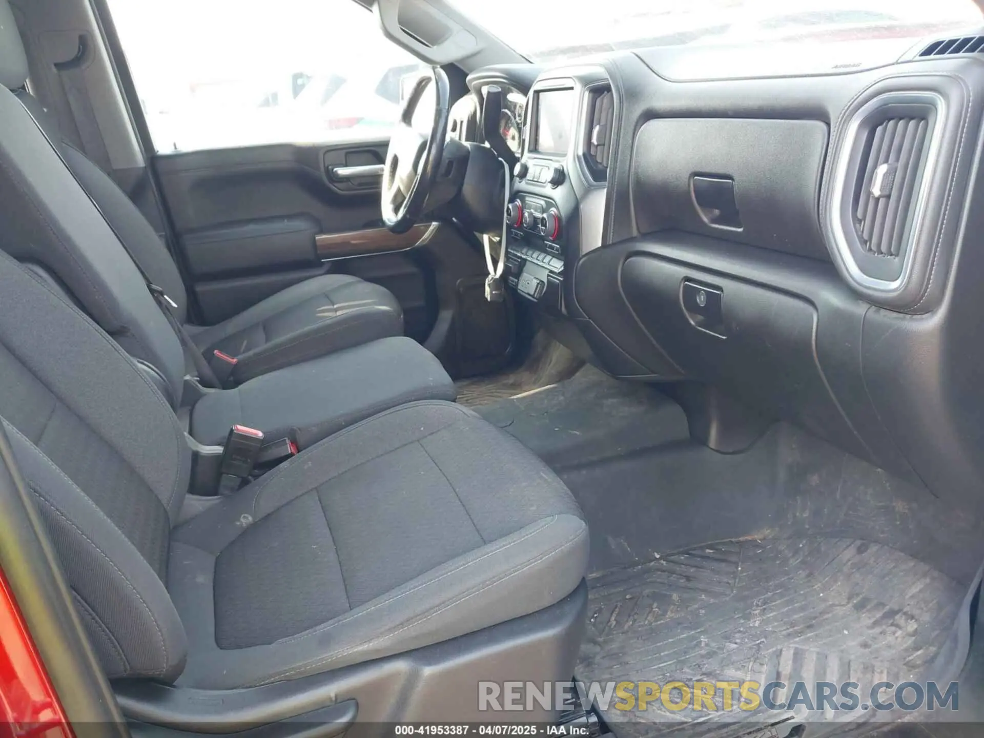 5 Photograph of a damaged car 1GCUYEED4MZ428531 CHEVROLET SILVERADO 1500 2021