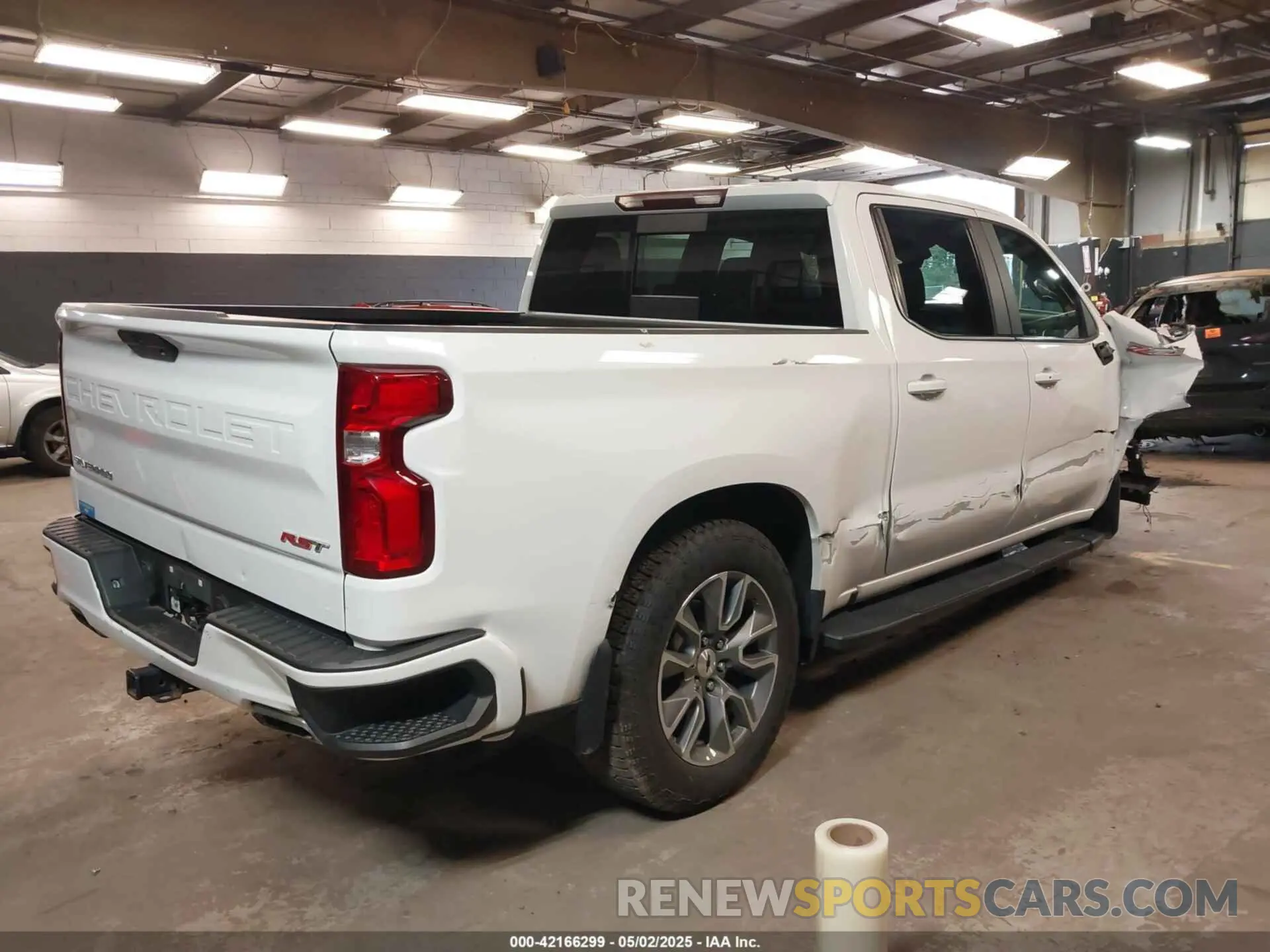 4 Photograph of a damaged car 1GCUYEED8MZ122089 CHEVROLET SILVERADO 1500 2021